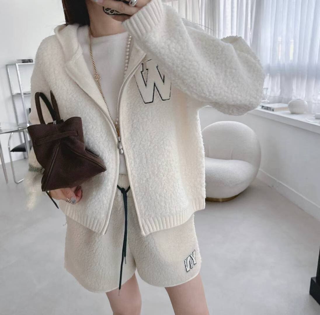 YN布標羊毛捲短褲