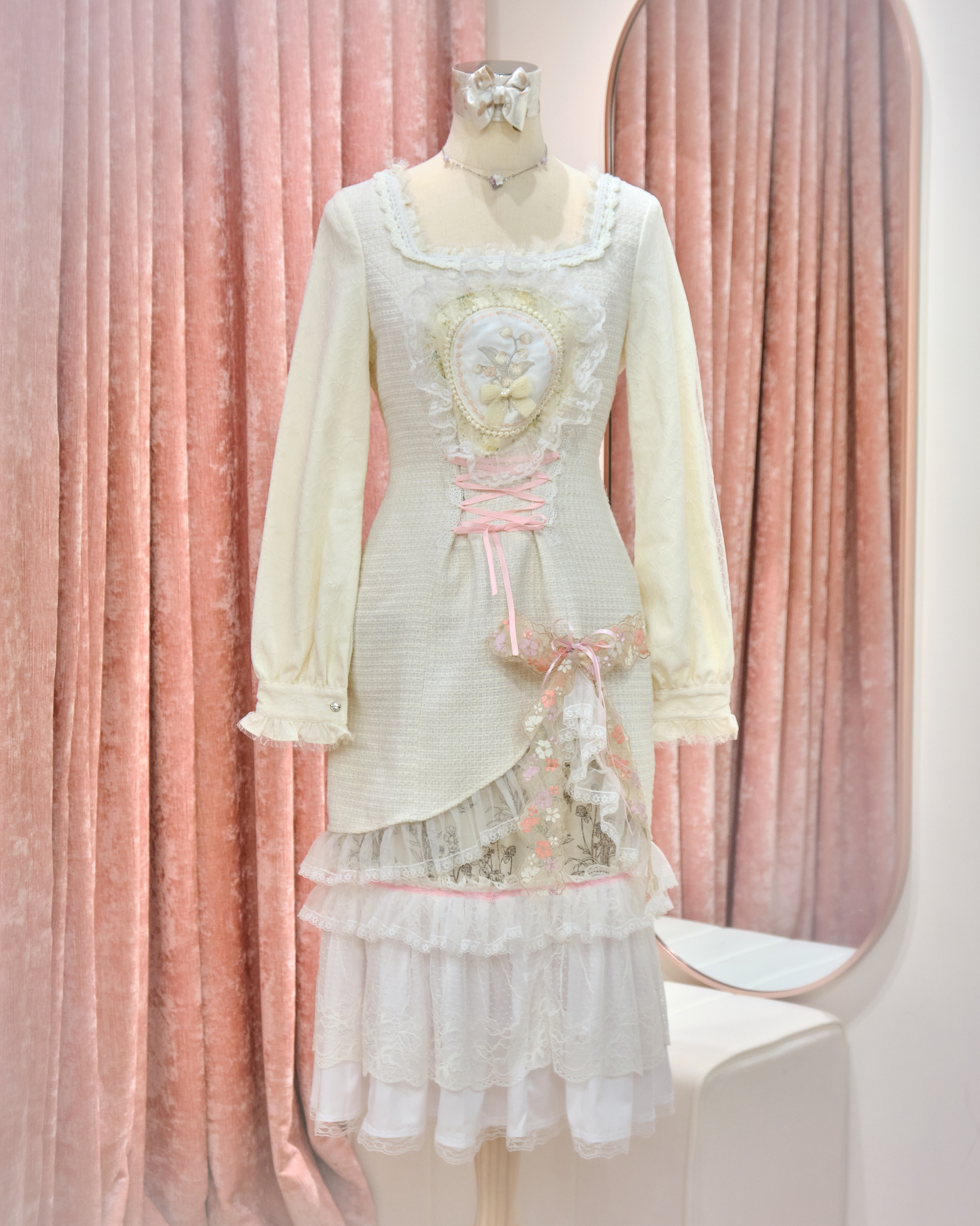 13118 Balloon Bear Lace-Up Tweed OP Dress