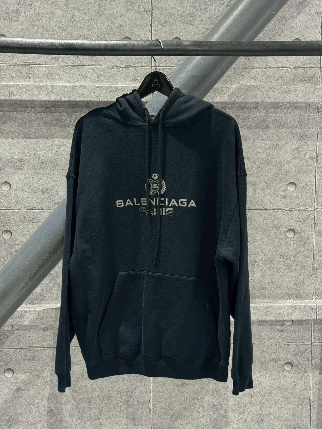 現貨五折 BALENCIAGA 經典麥穗皇冠Logo黑色帽T