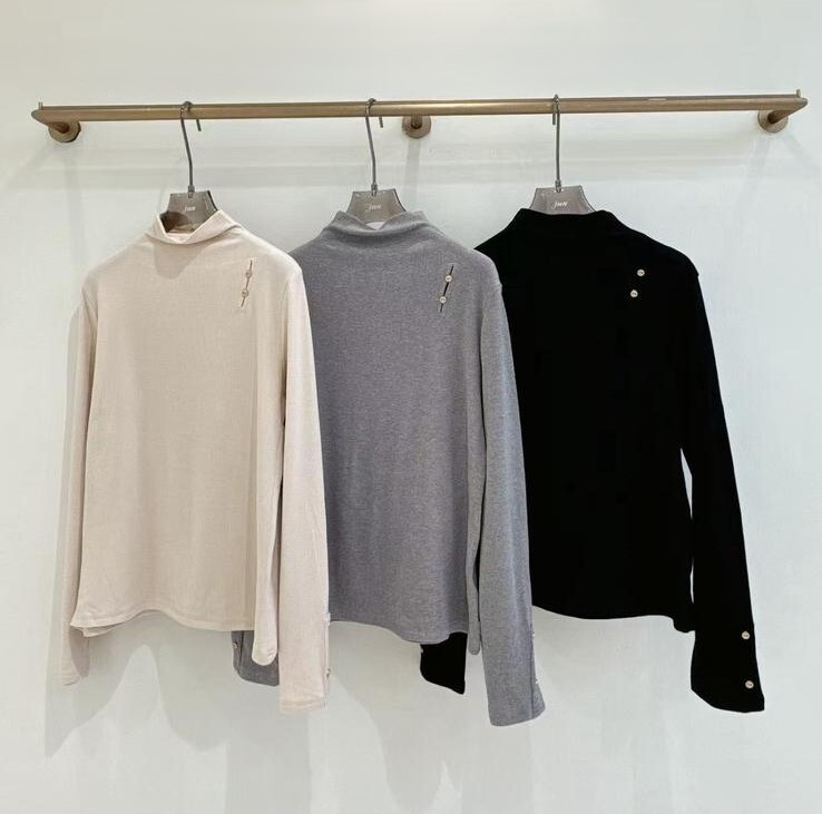 J50 韓國🇰🇷高領  胸38-45 長24.5 $299