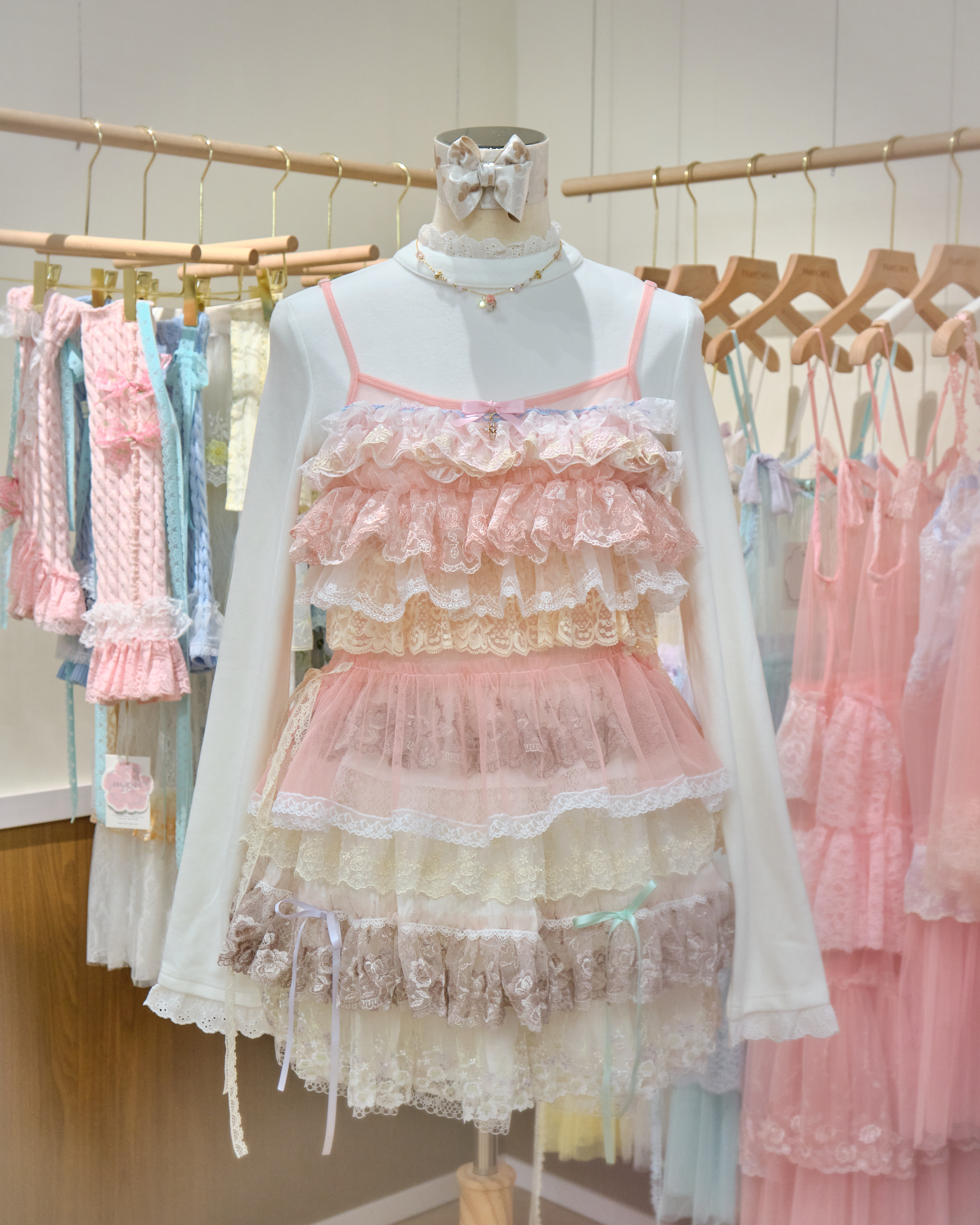 13102 Sakura Sugar Cloud Gradient Lace Ruffle Camisole Top