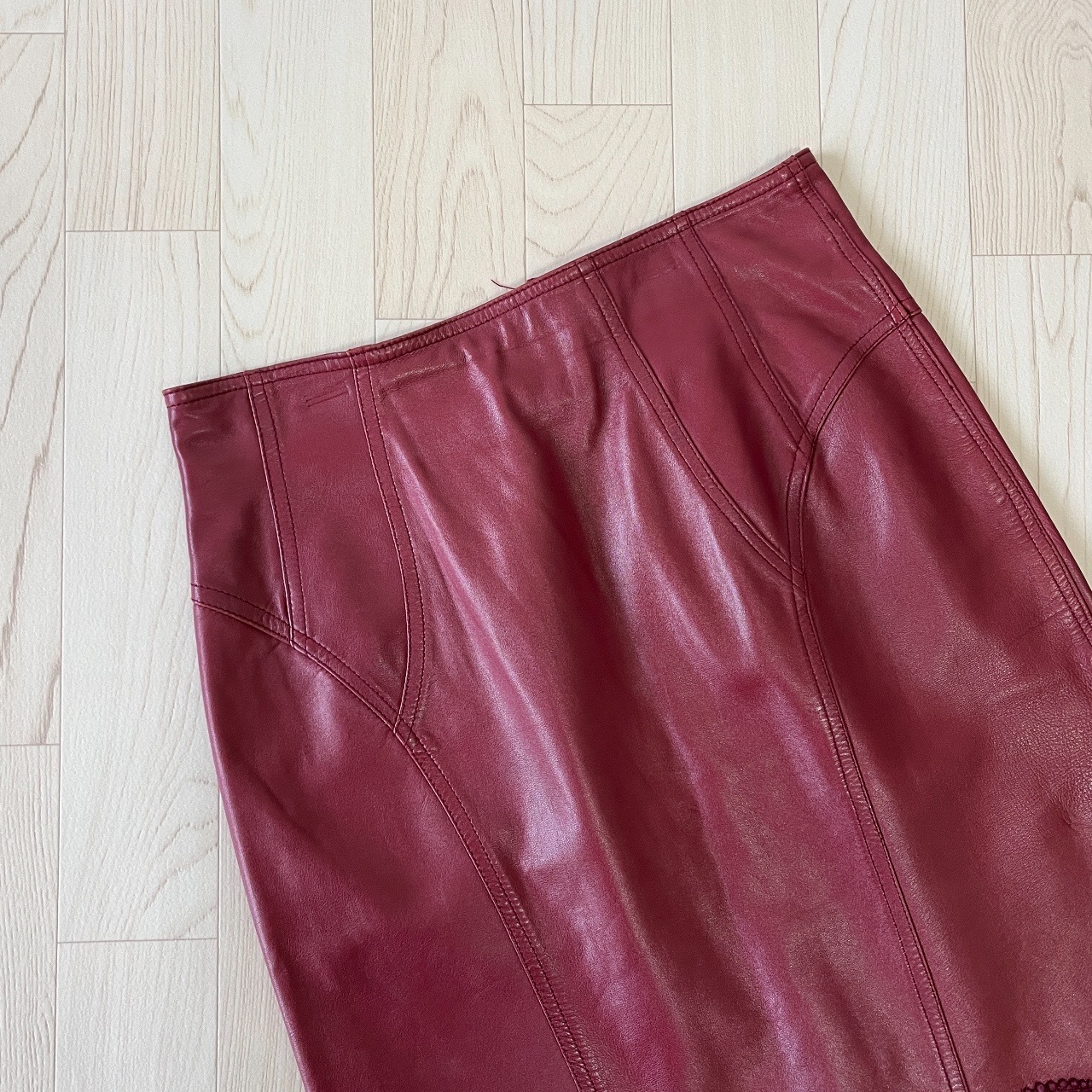 梅紅色喱士真皮半裙