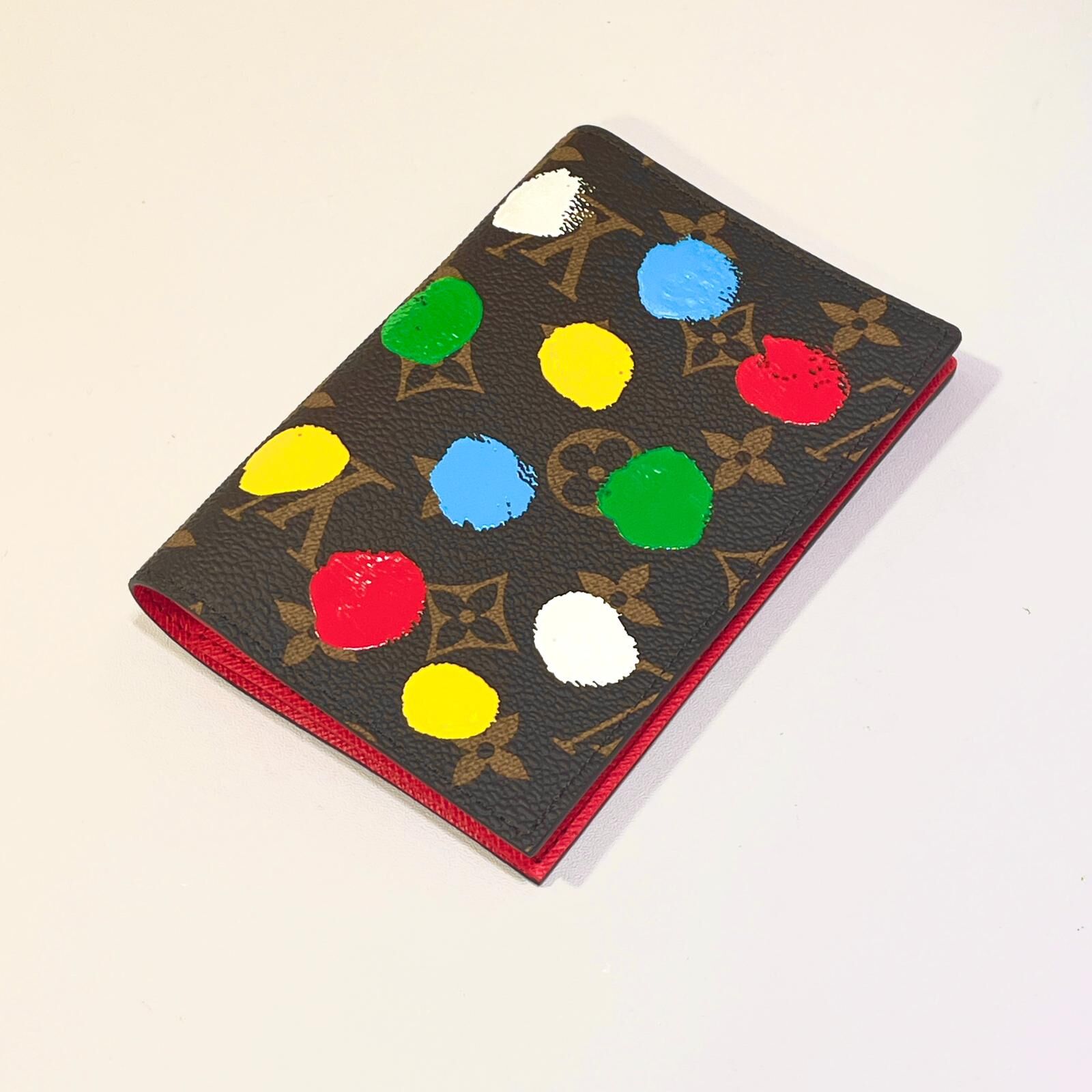 全新LV/護照套/卡片套 M81994 草間彌生LV x YK 老花波點 #兩年免費保養 #BRAND NEW #香榭站正品