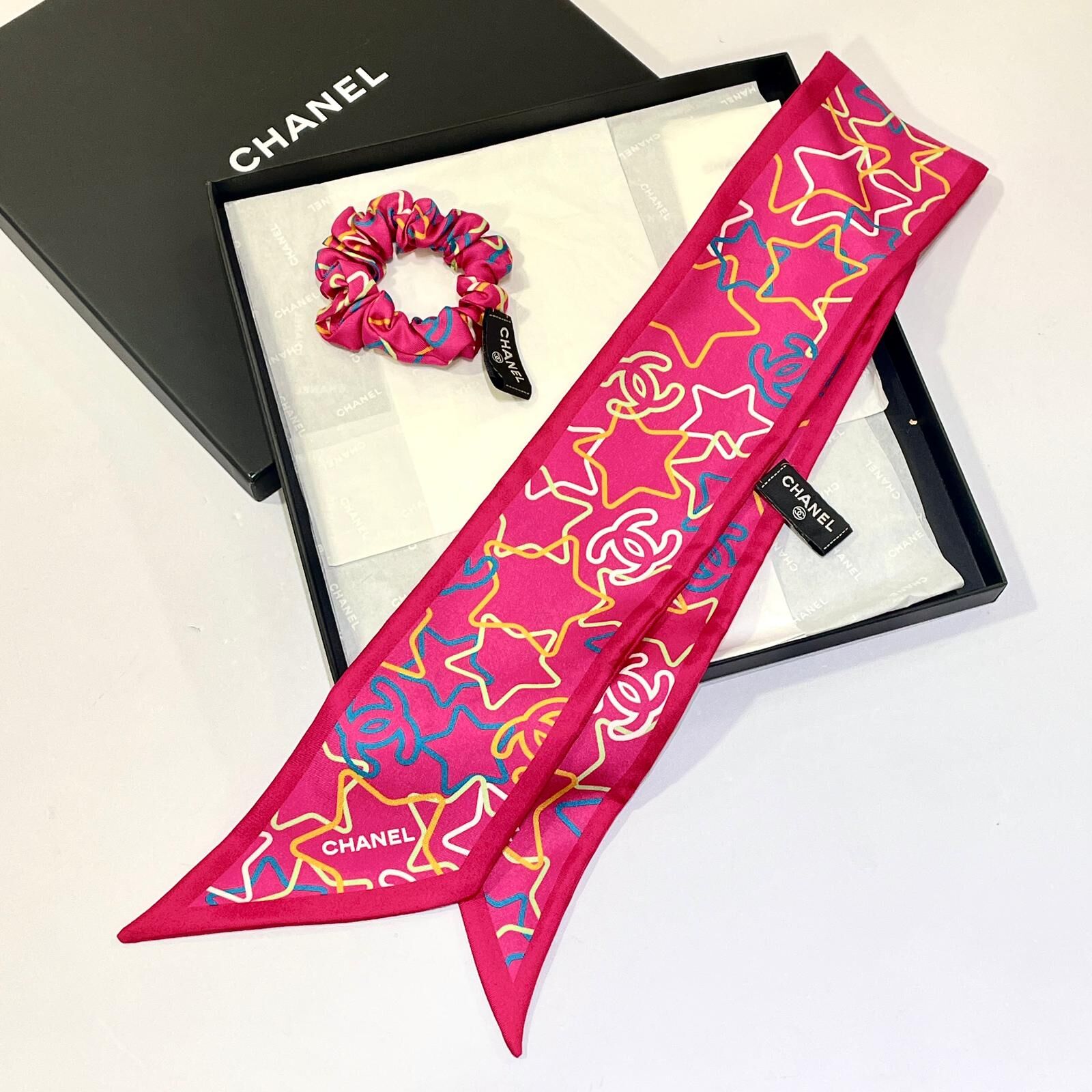全新CHANEL TWILLY 絲巾髮飾套裝 粉色CC LOGO星星圖案 #BRAND NEW #香榭站正品