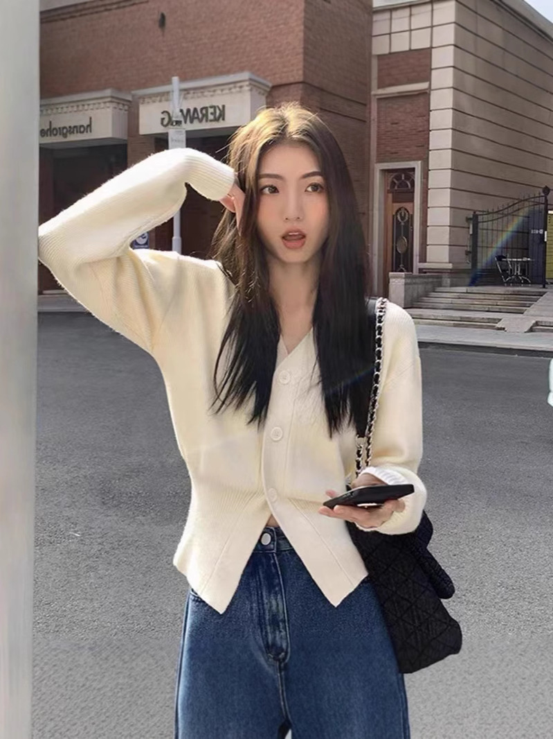 Autumn & Winter V-Neck Short Knit Cardigan