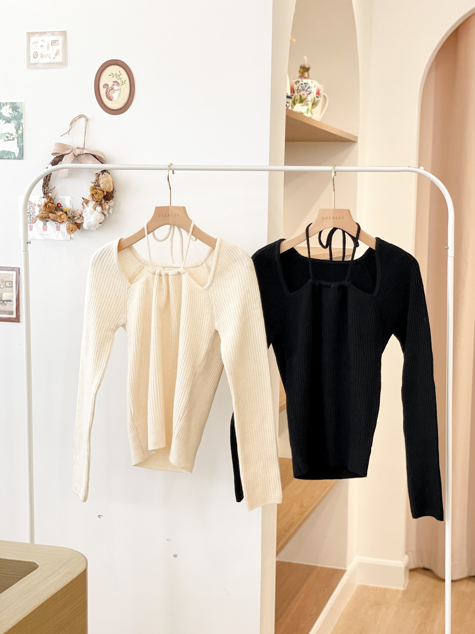 T1437 Ribbed Halter Long-sleeves Top