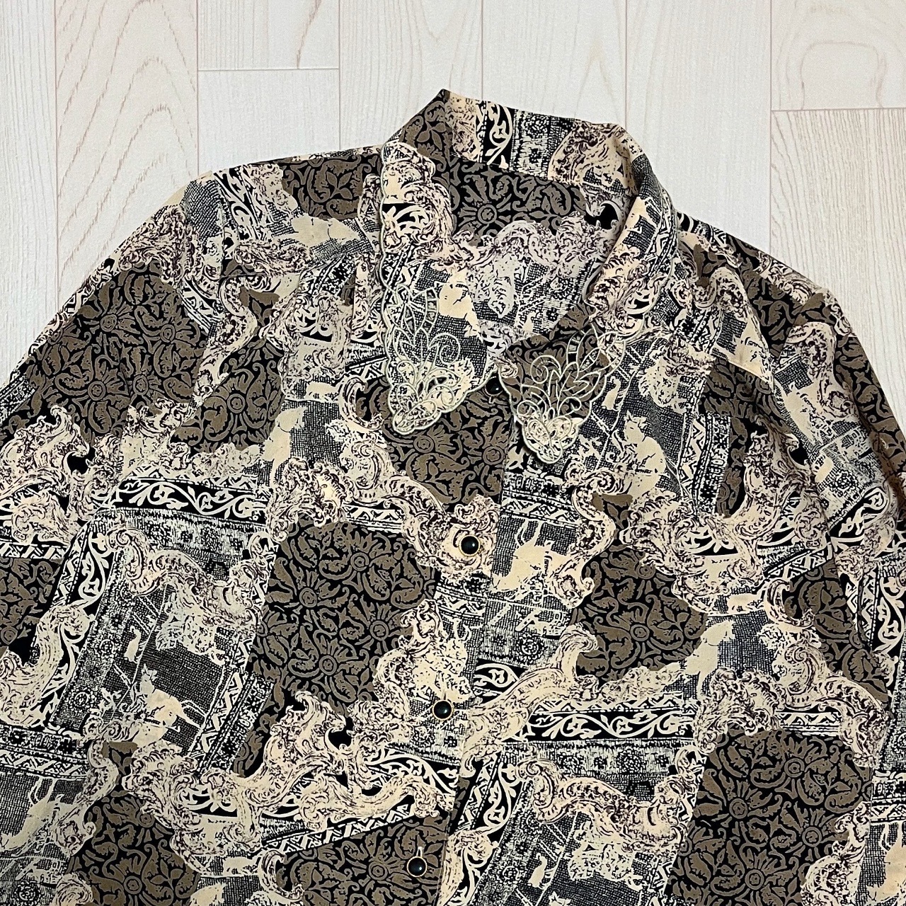 大地色系古董圖騰寬鬆長袖襯衫