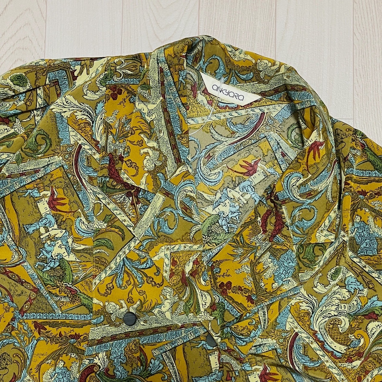 芥末黃色藝術畫作古著上衣