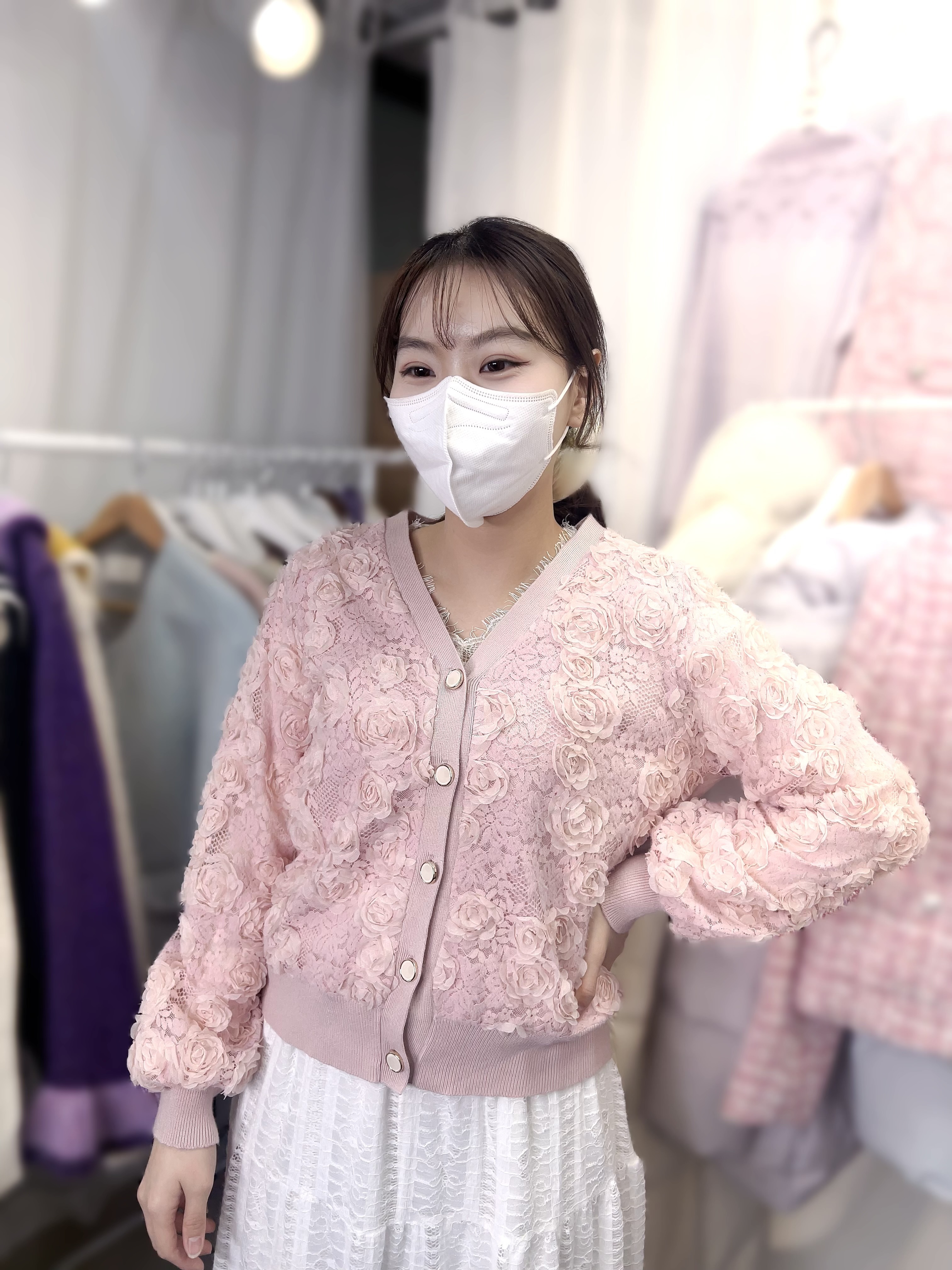 J59 韓國🇰🇷玫瑰花外套 胸40-49 長22 $339