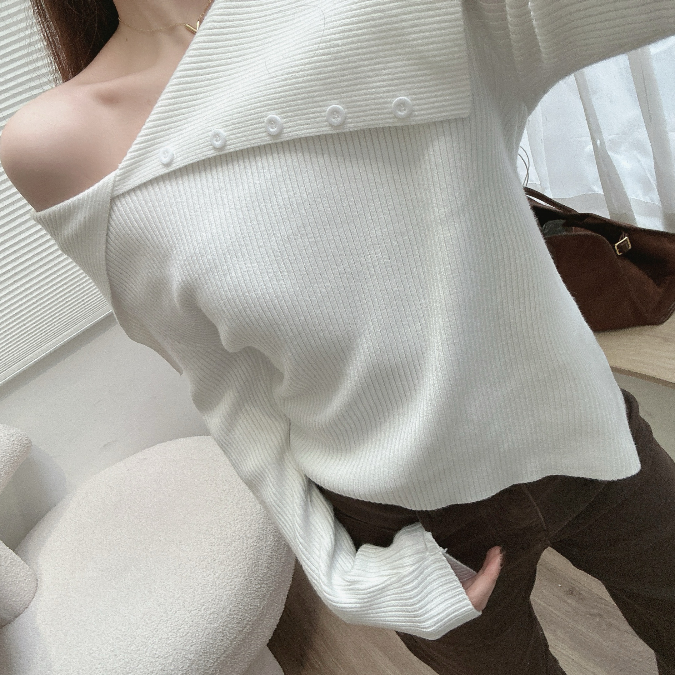 不規則翻領一字針織上衣/三色