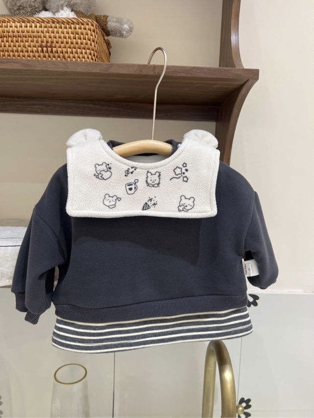 A03699附刷毛圍兜上衣
