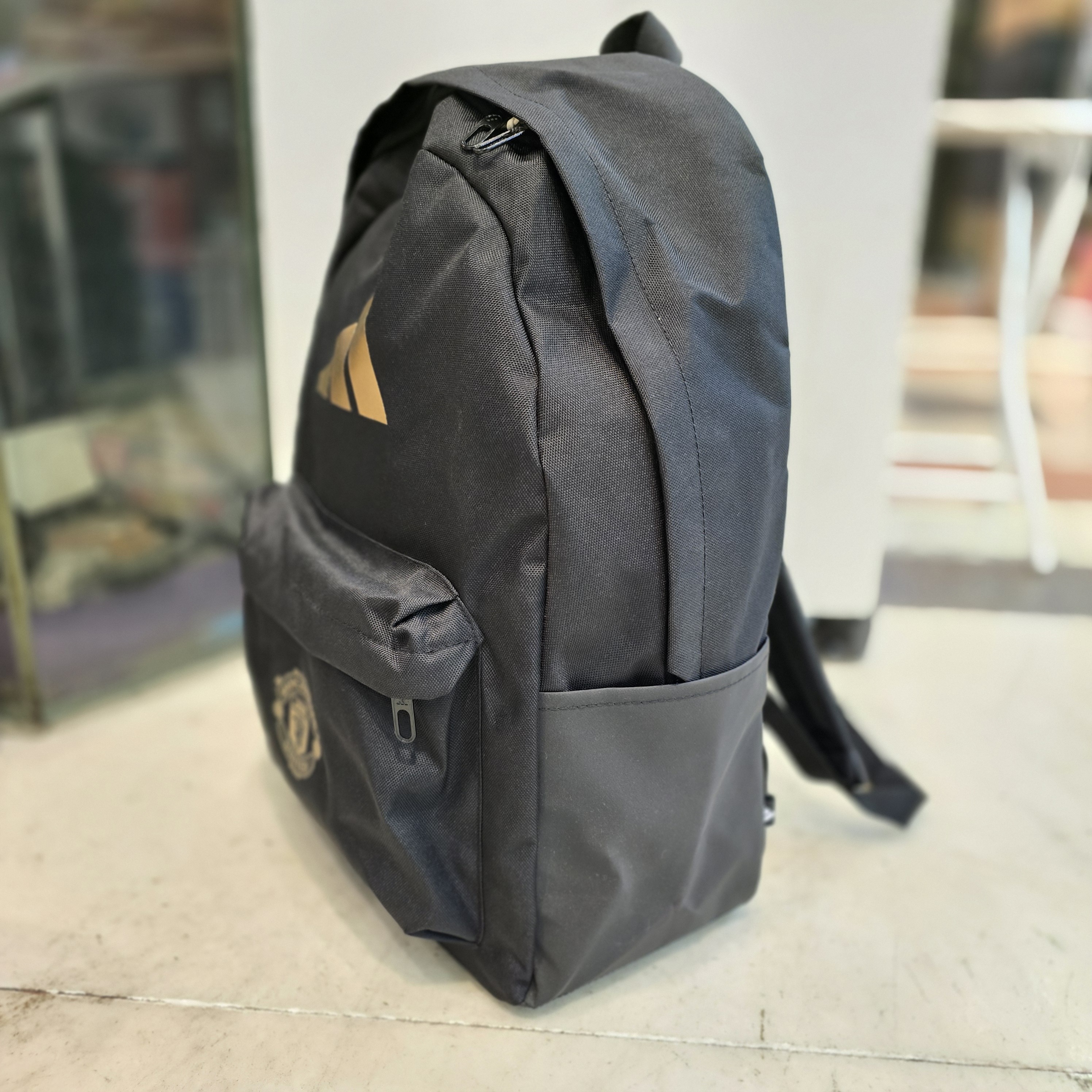 曼聯Adidas黑色金會徽背包