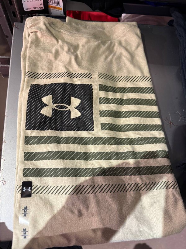 [U] UNDER ARMOUR DESERT SAND/MARINE OD GREEN FREEDOM FLAG VARIATION MEN'S T-SHIRT, 1383006-290 (UZZ69)