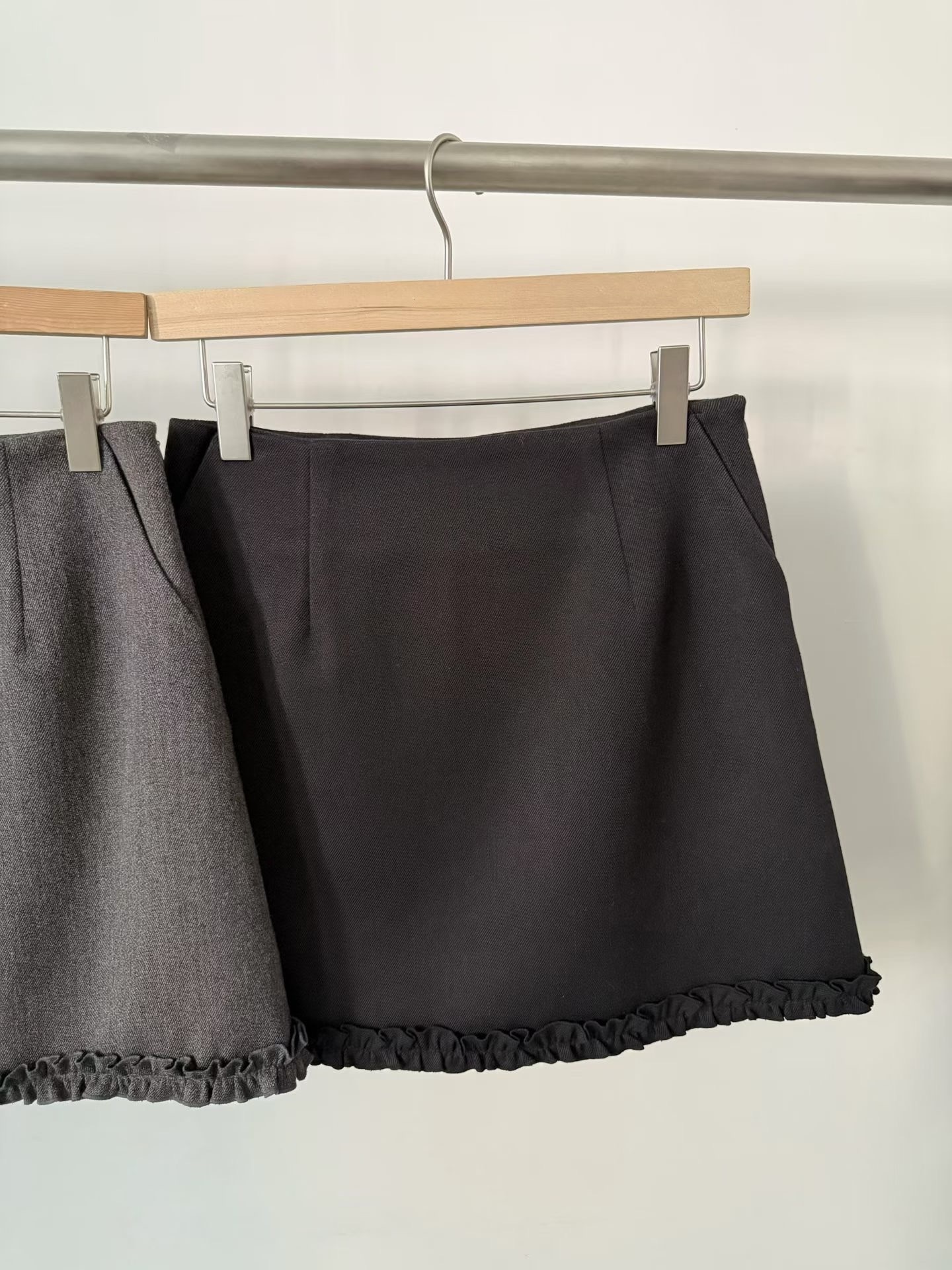 #228N629 美多一層! 更顯眼花邊短裙