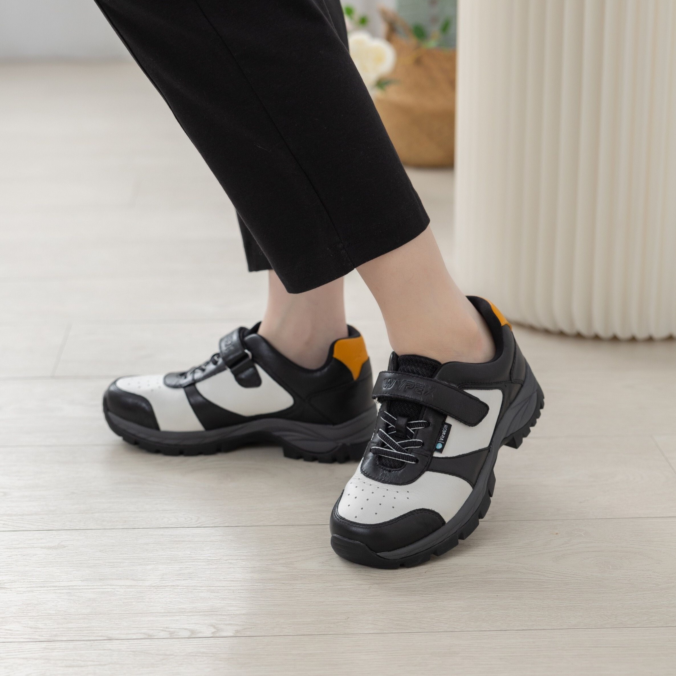 WYPEX獨家-極軟舒適寬楦鞋 (男女款) -全牛皮黑白色