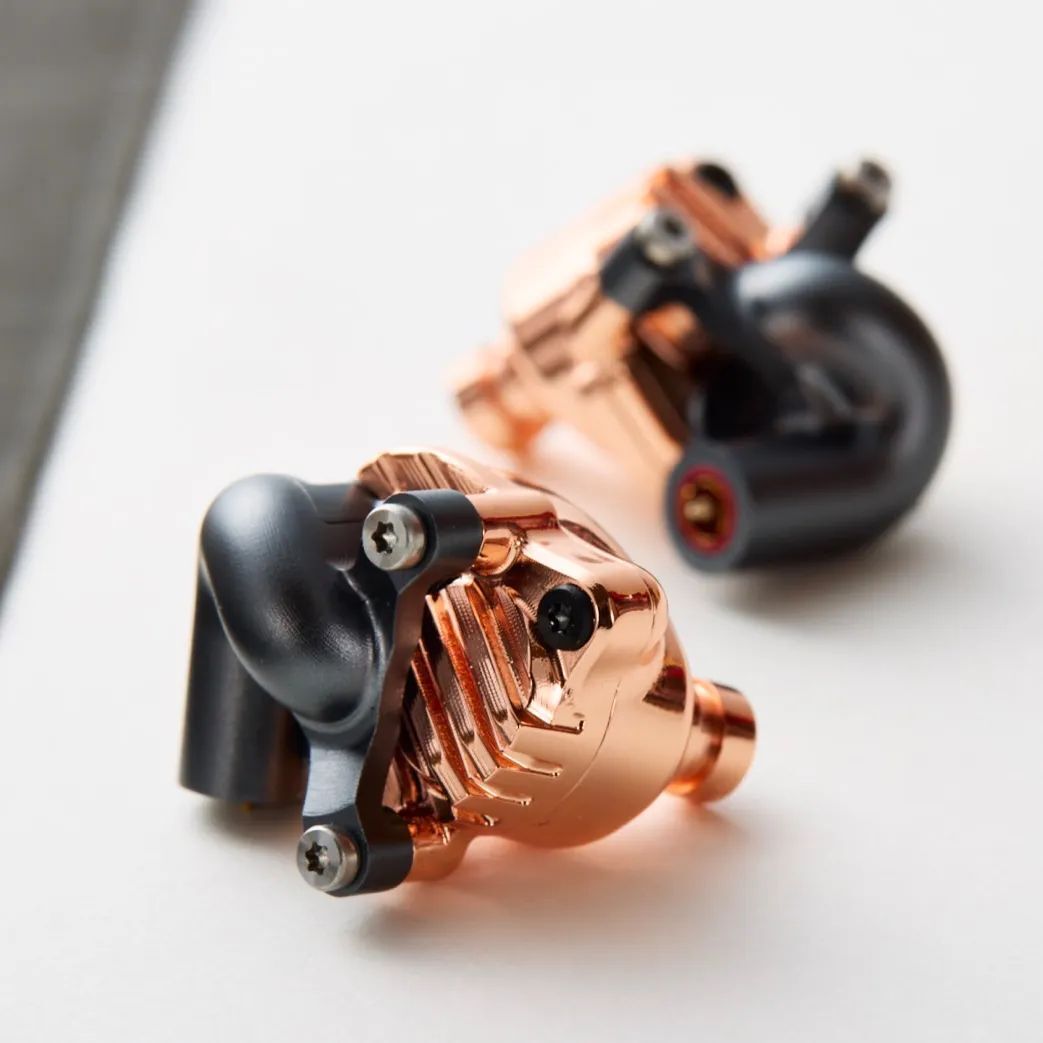 日本 Acoustune – 「C:02」黃銅聲學腔體 +「M:02」有線模組升級組合