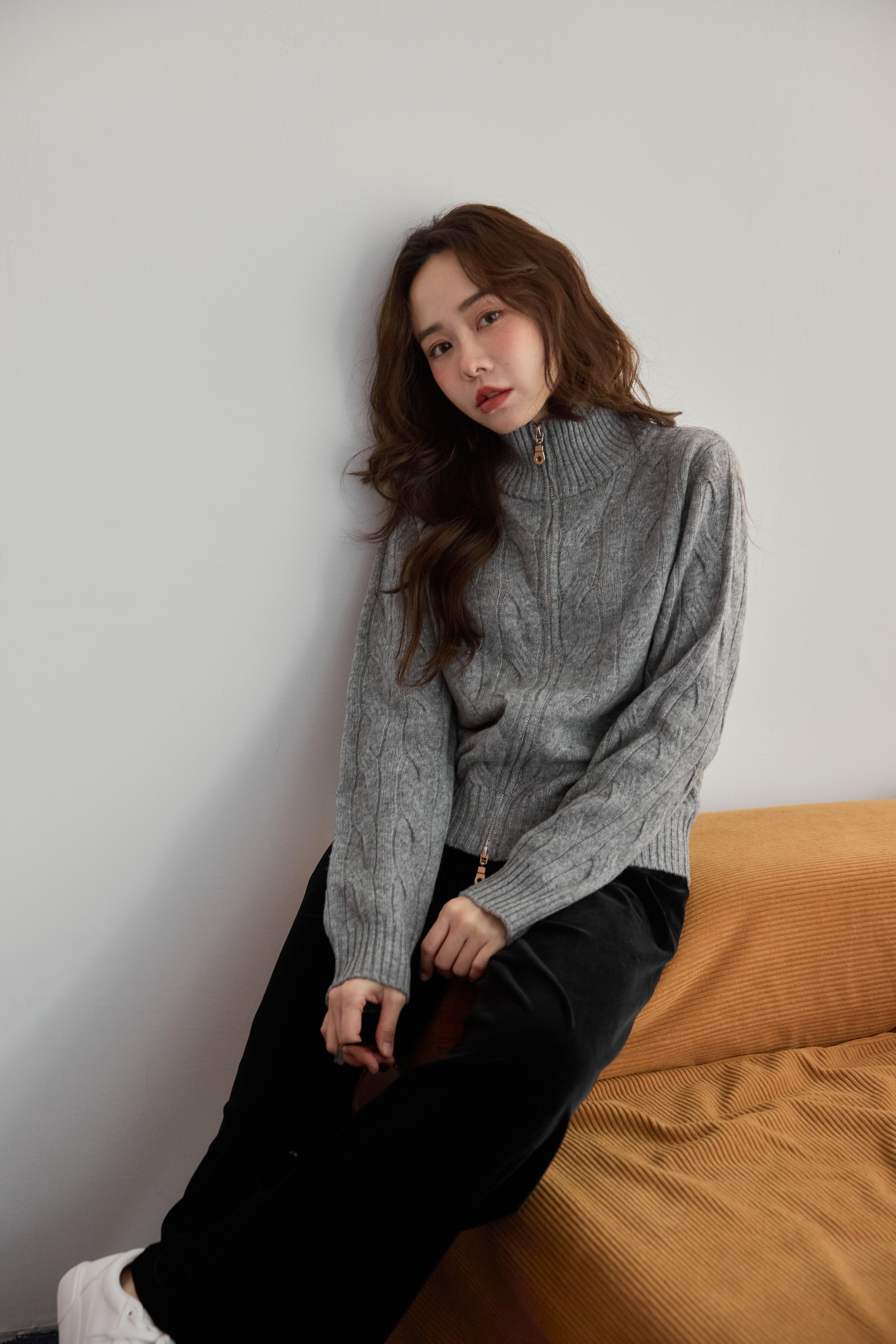 100% 暖暖羊麻花拉鍊上衣-花灰