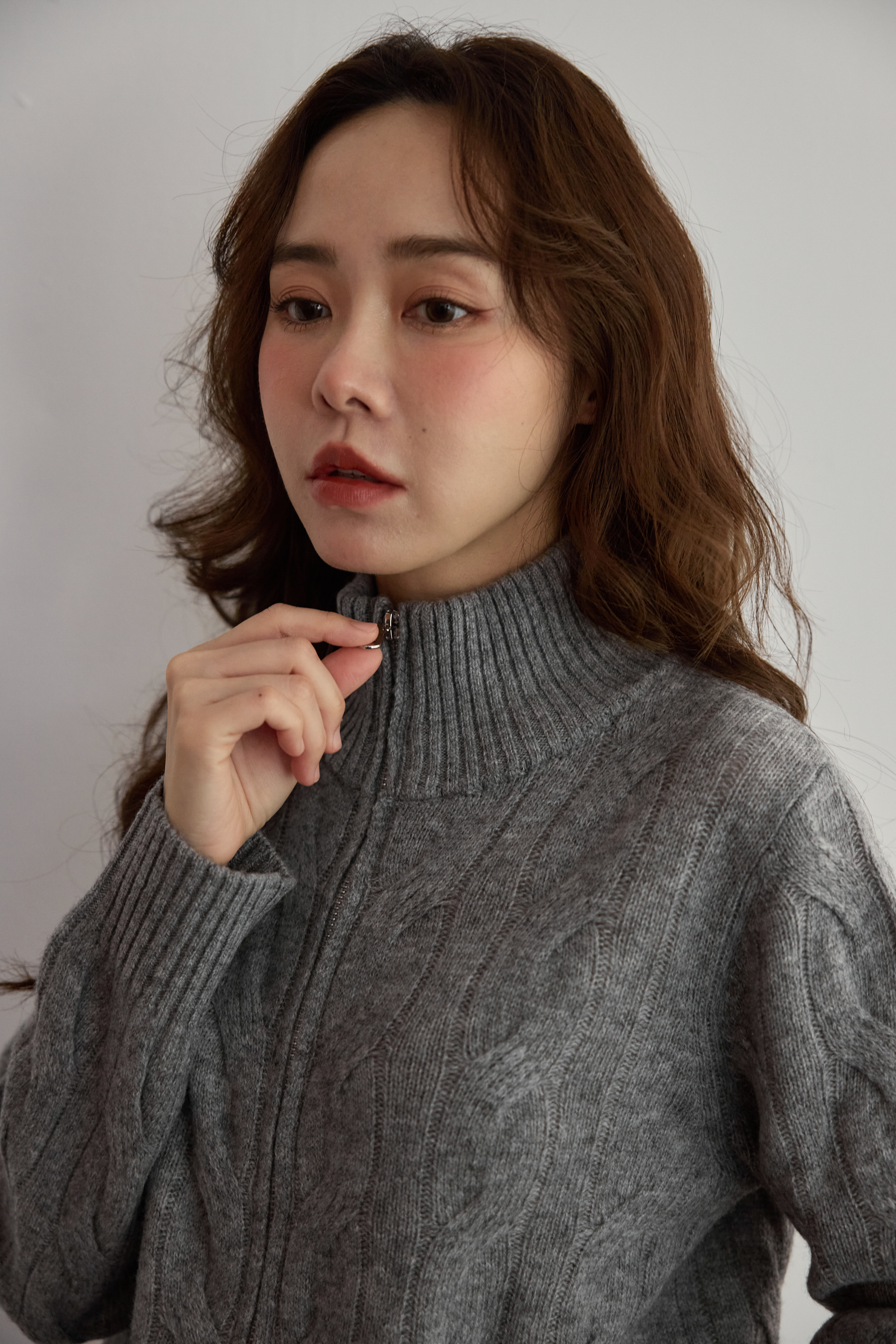 100% 暖暖羊麻花拉鍊上衣-花灰