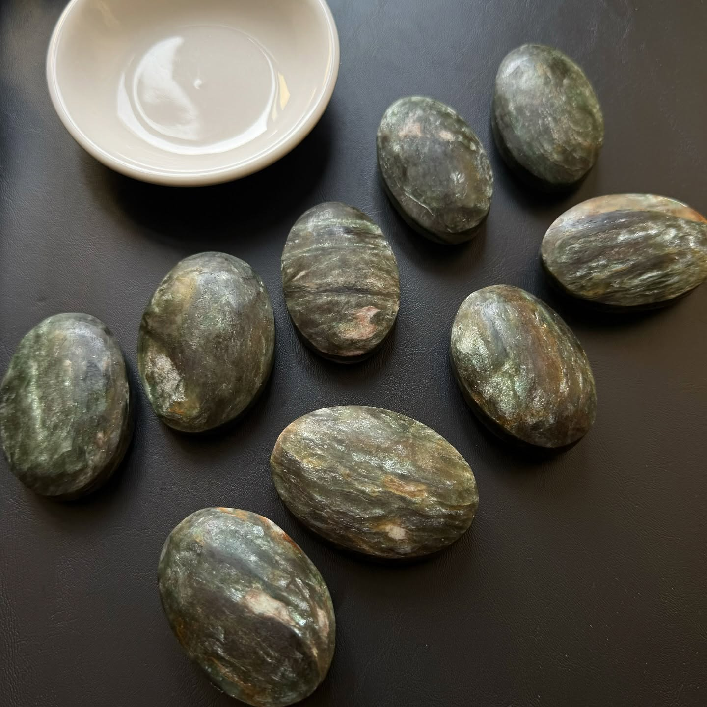 [原石] 綠祖母晶 把玩