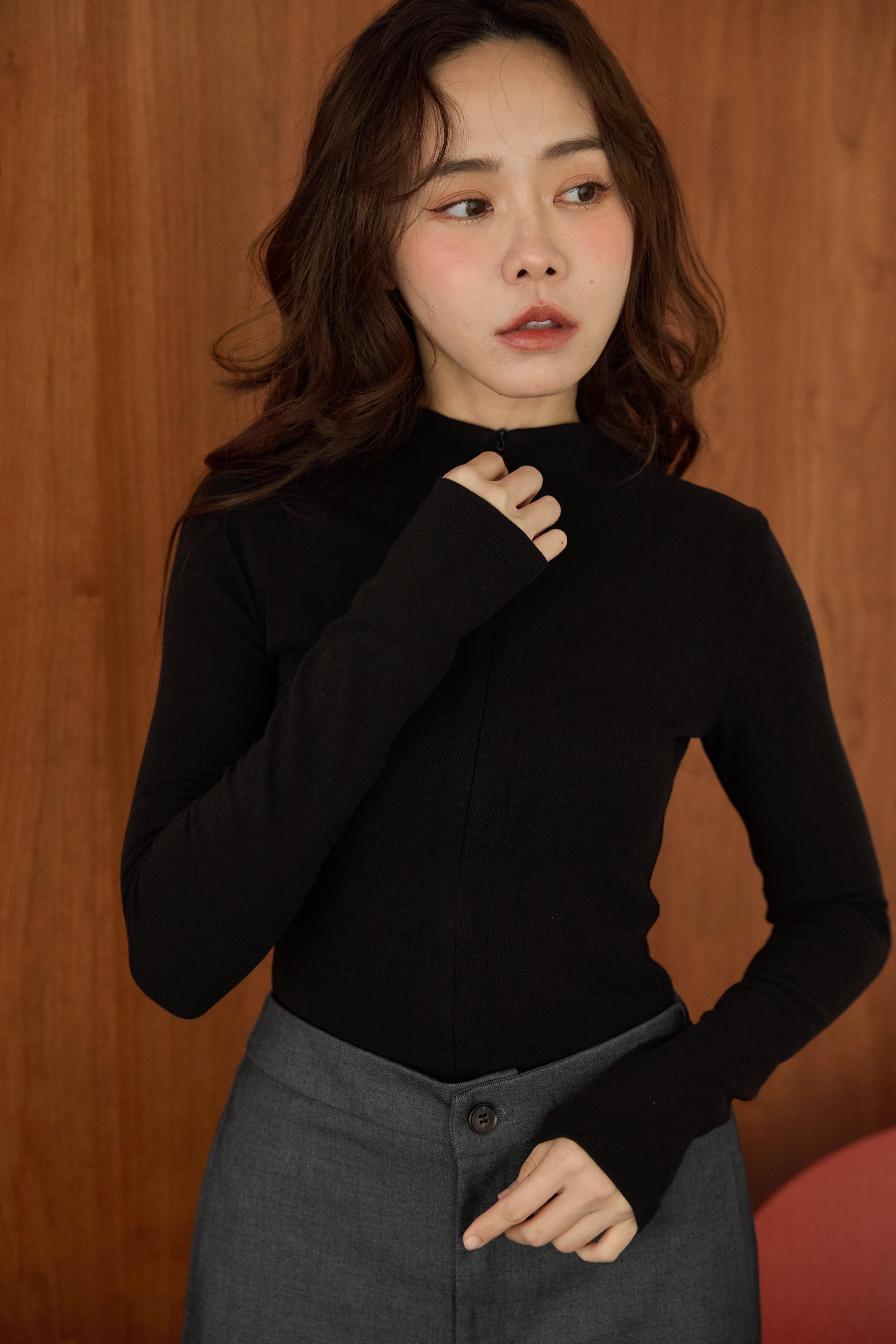 黑色高彈半拉鍊上衣