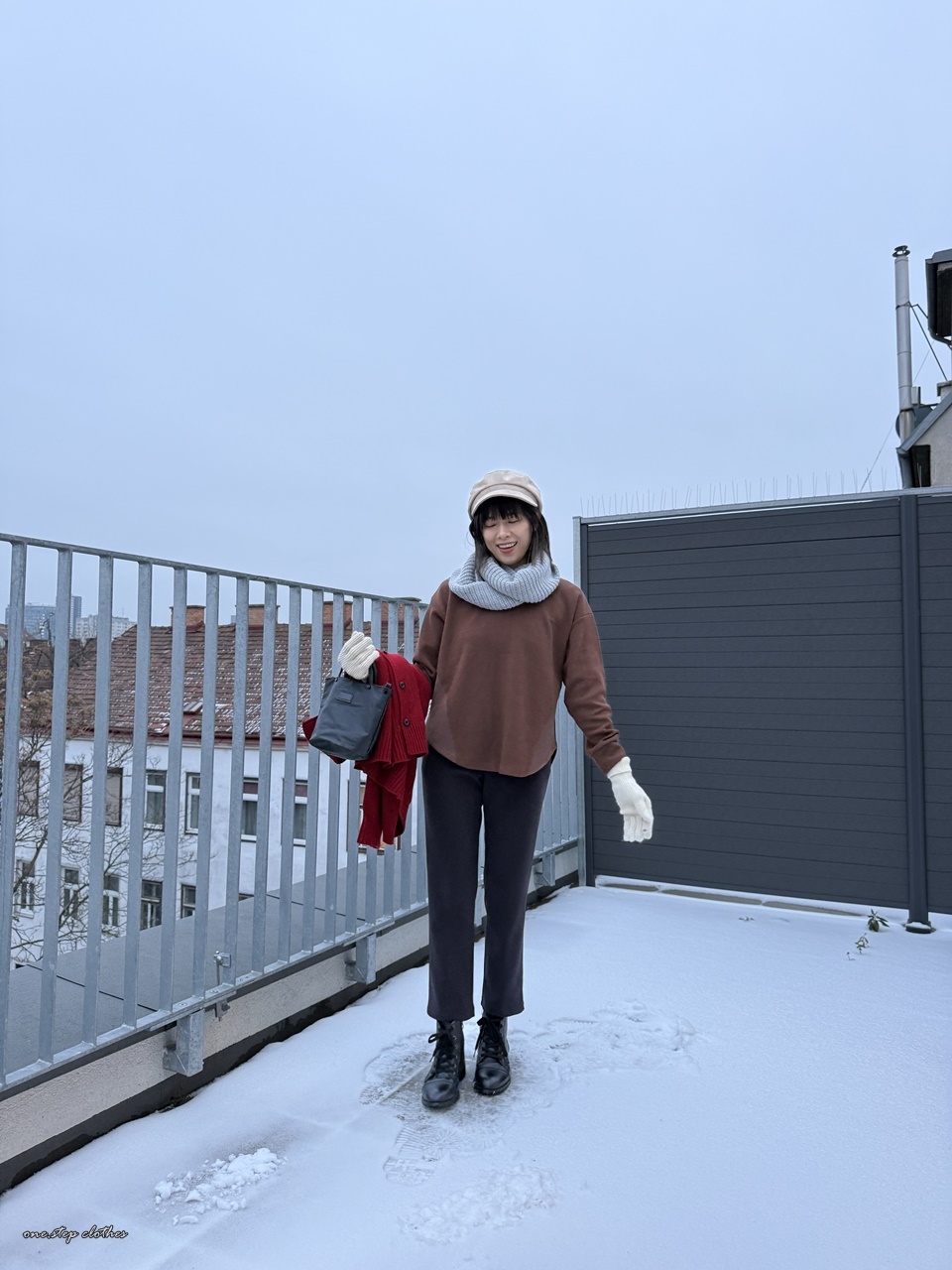 正韓側邊拼接微傘咖啡上衣