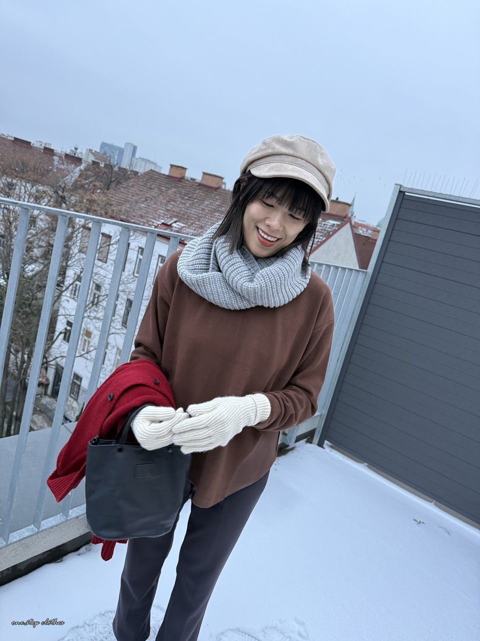 正韓側邊拼接微傘咖啡上衣