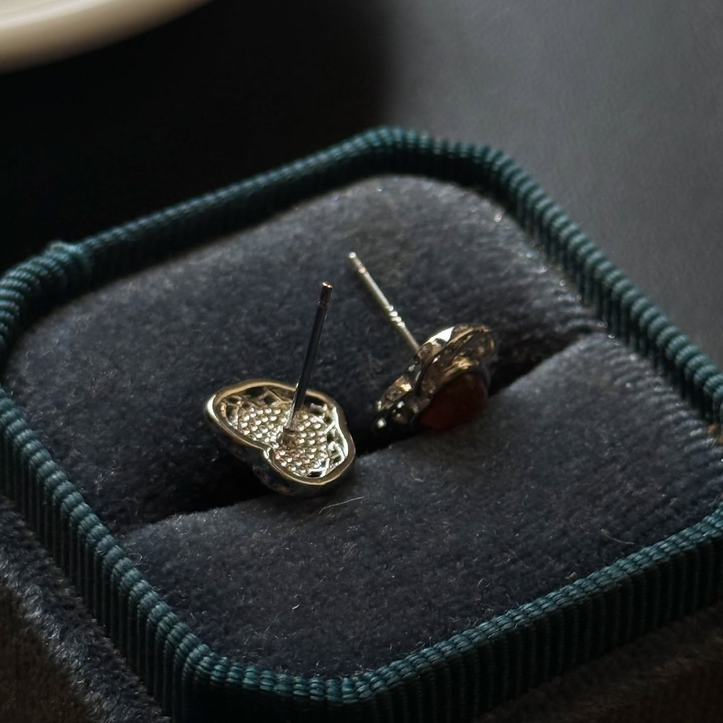 [原石] 金太陽石 925銀針耳環