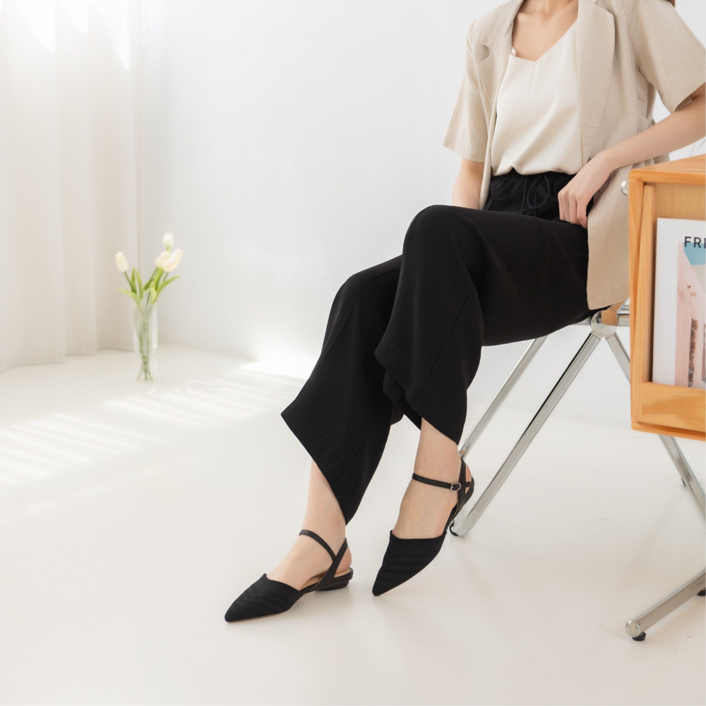 優雅美型．尖頭針織低跟涼鞋 -黑色