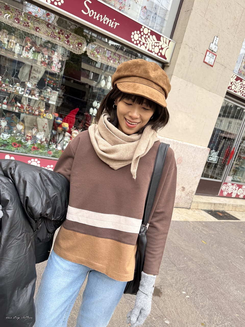 正韓質感焦糖咖下襬線條拼接上衣