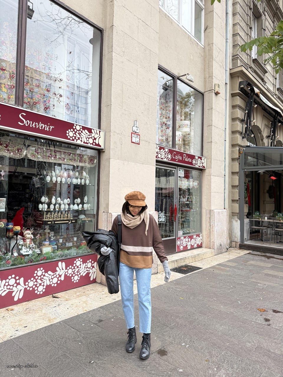 正韓質感焦糖咖下襬線條拼接上衣