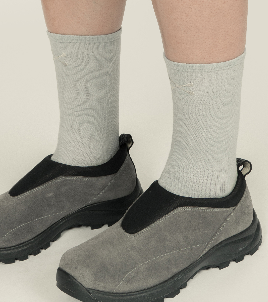 nozzle quiz®｜輕美麗諾羊毛中筒襪 (捷黑/捷灰)