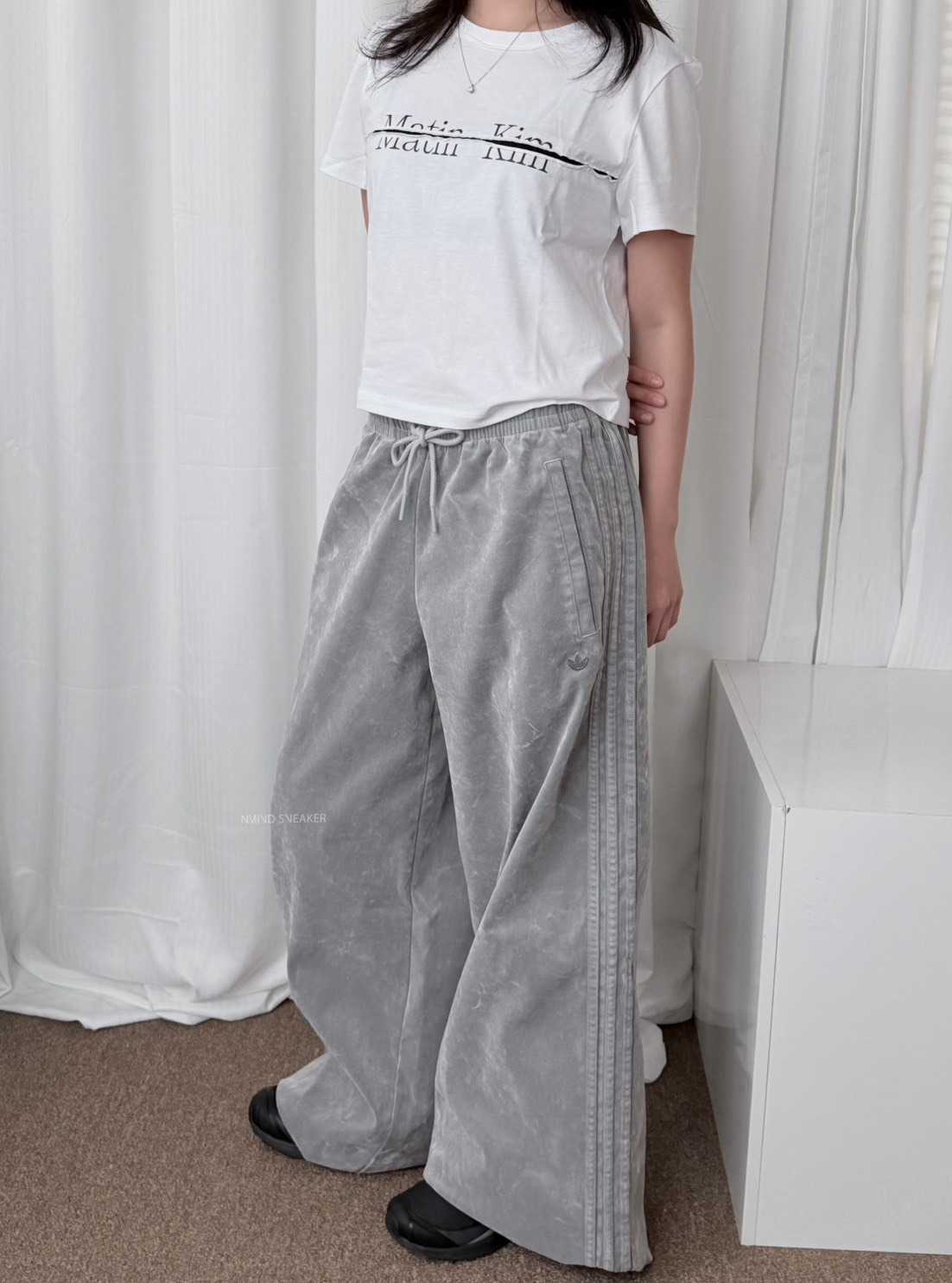 <高級運動風💿> Adidas 麂皮絨 灰銀 寬版長褲