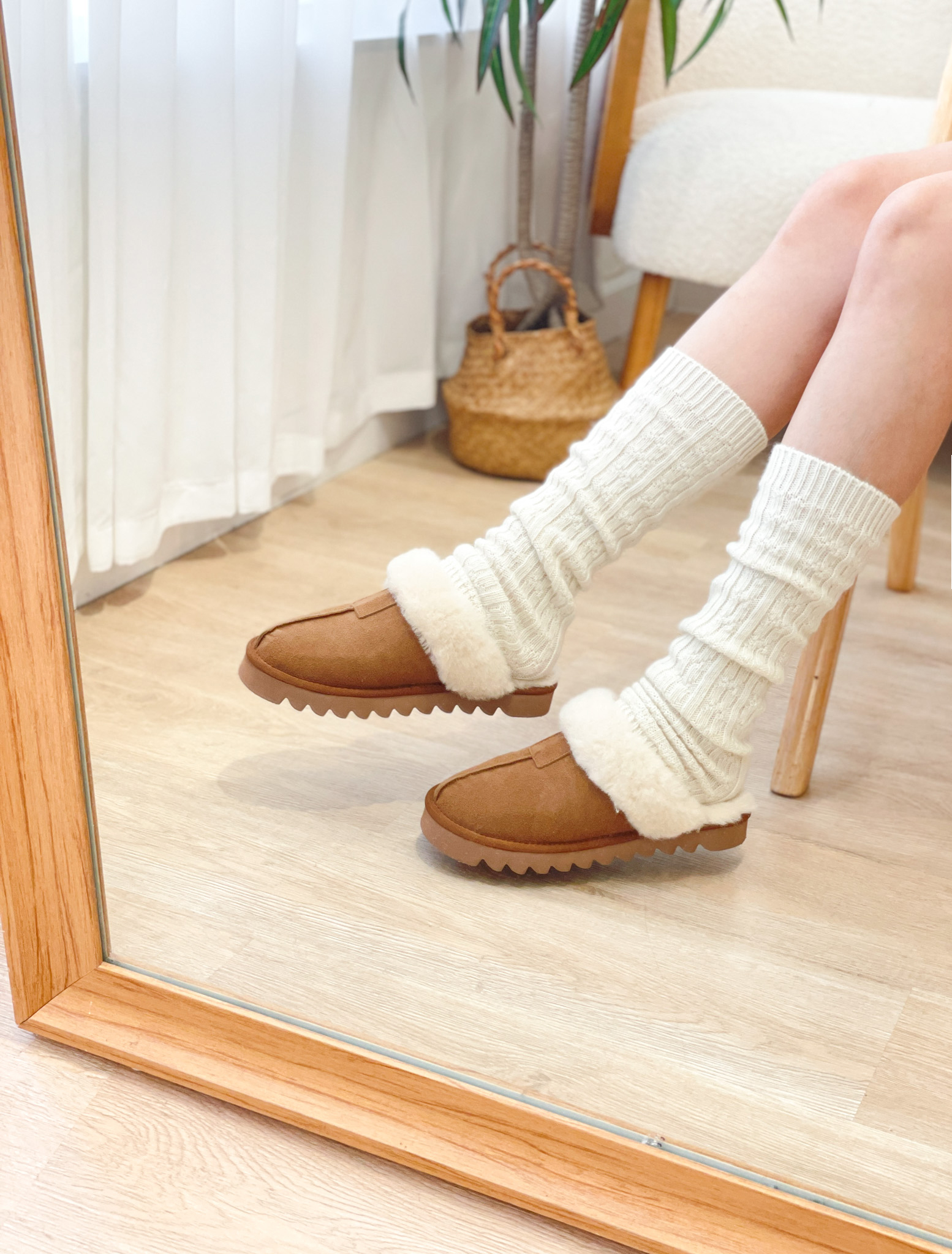 SHOE064 Chestnut Suede Fleece Slippers