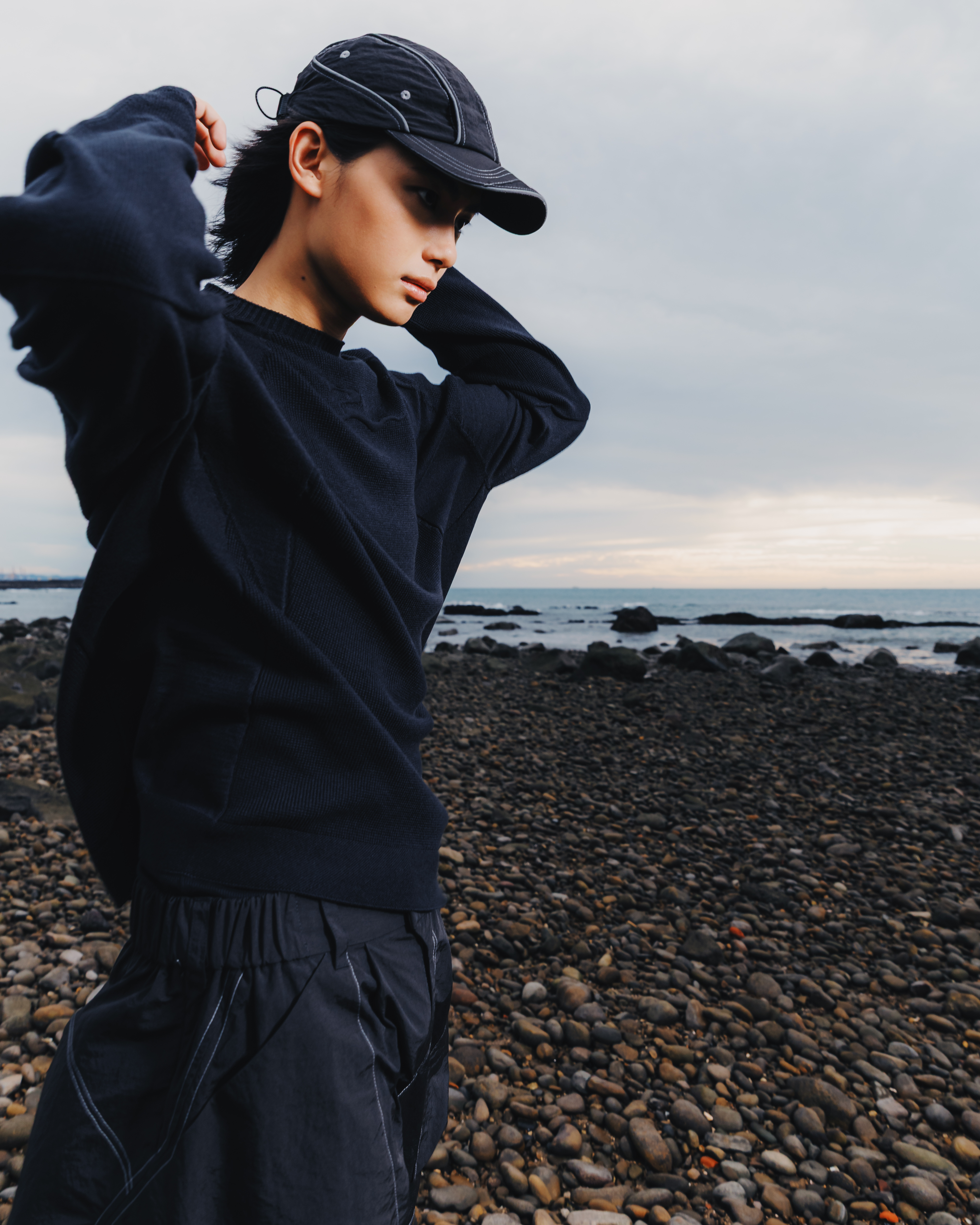 nozzle quiz®｜Stitch Split Cap (Black/Dark Gray)