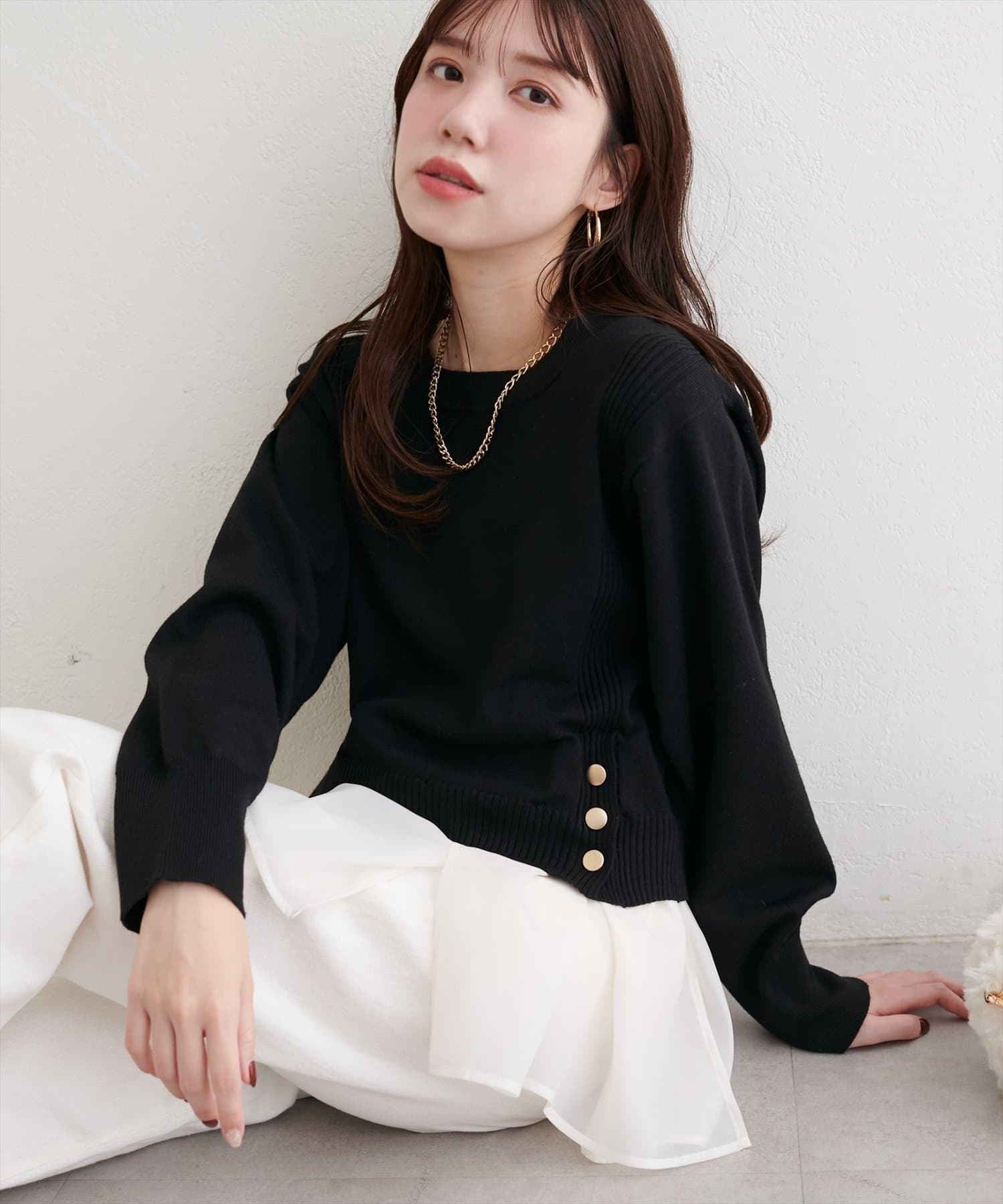 natural couture(ナチュラルクチュール)  取り外し裾フリル付きニット黑（0352051250）