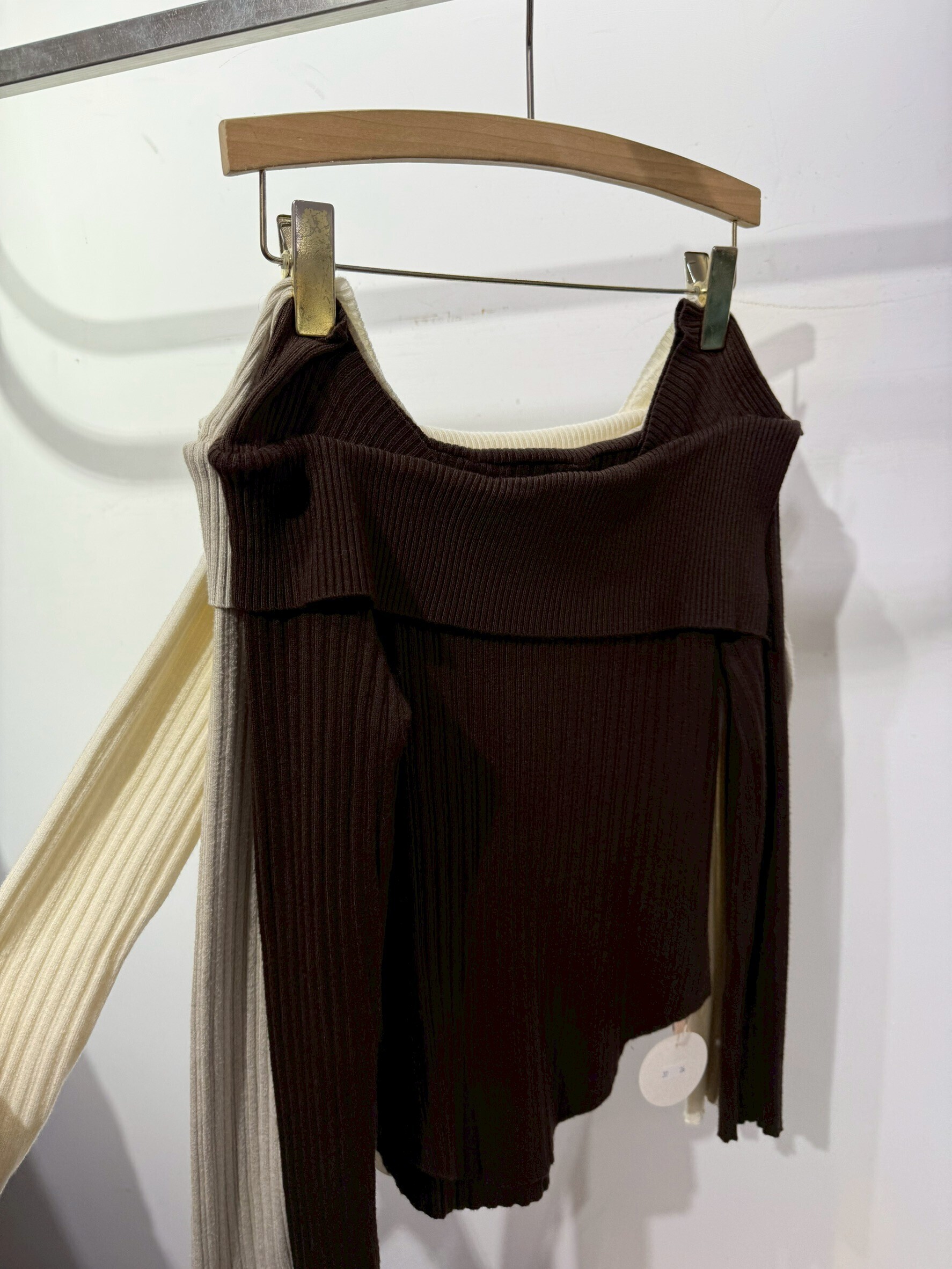 3726 翻領一字領坑條上衣