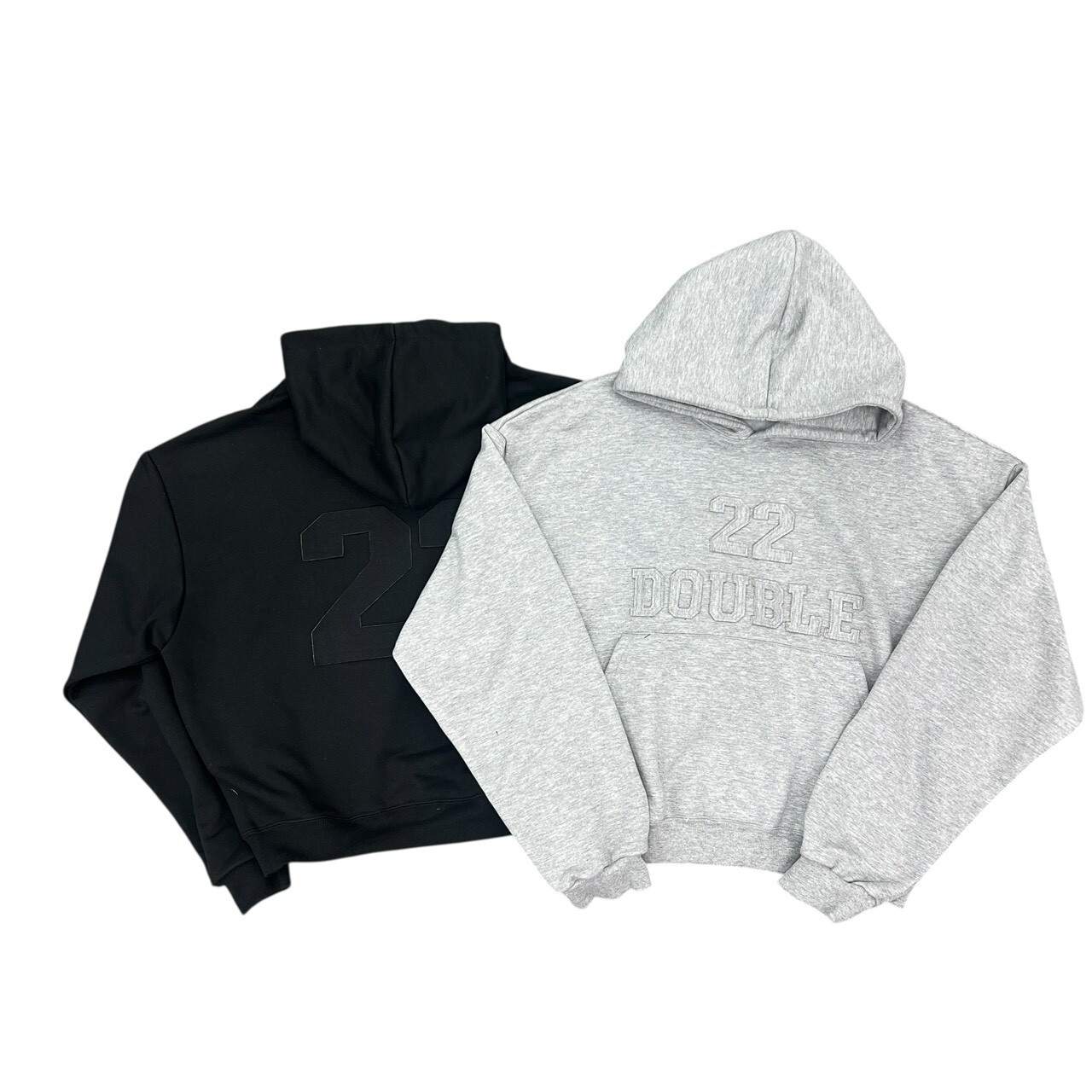 《S.V》DOUBLE 22貼布短寬帽T