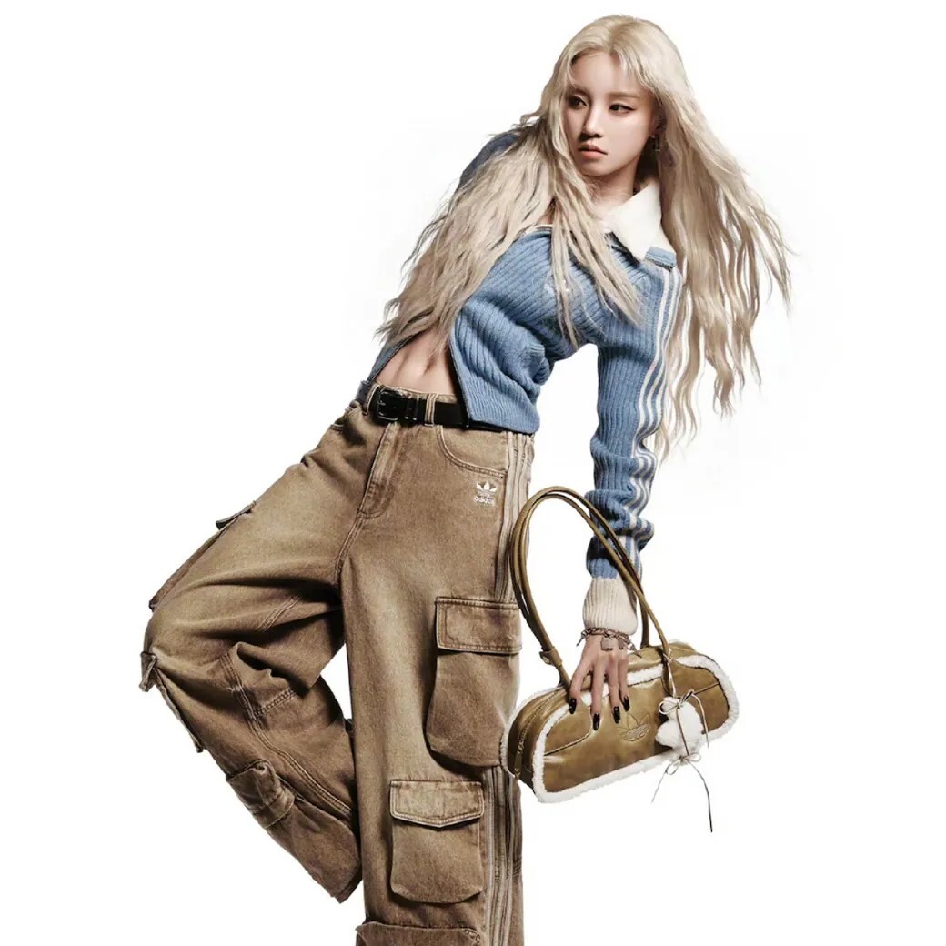 ADIDAS ORIGINALS 宋雨琦同款 法棍包 白棕 毛絨  肩背包 KT0859