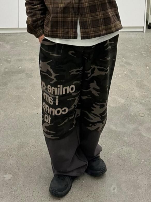 英文字拼迷彩可束腳運動褲(薄抓毛底) 12GAUGE-059P