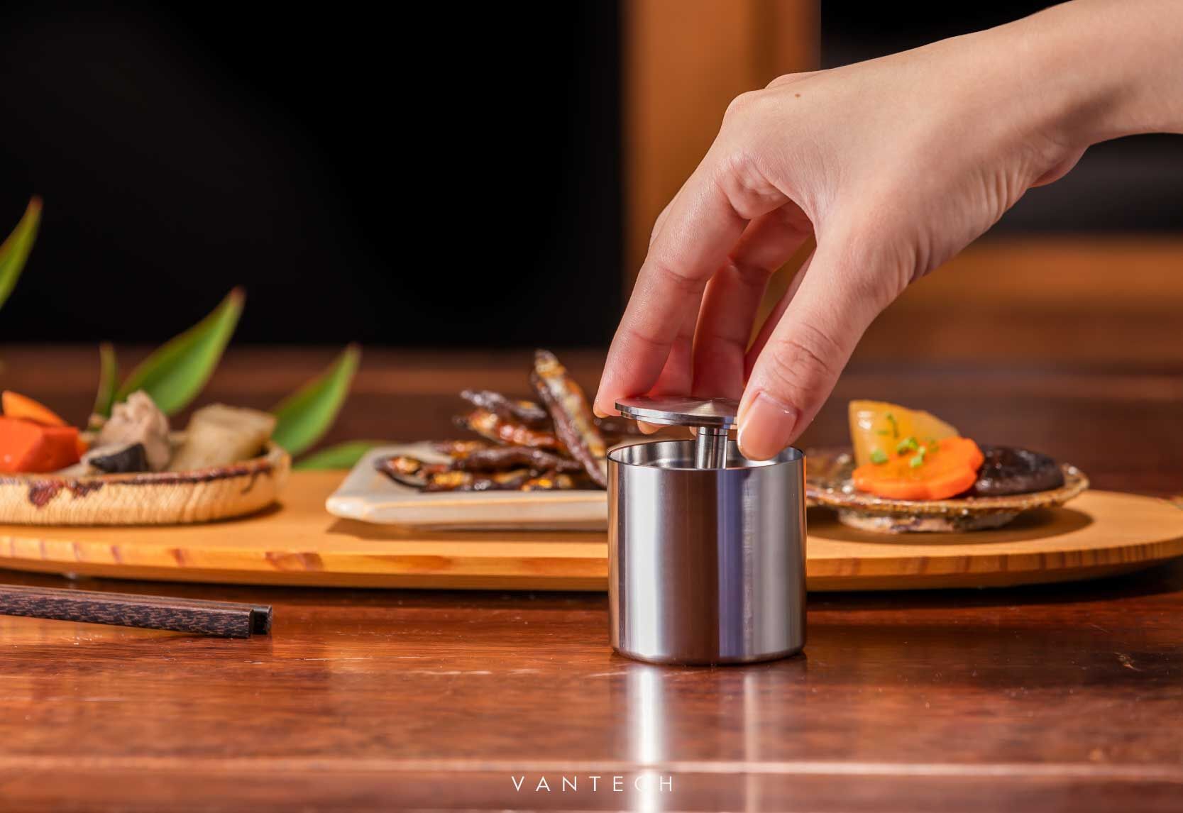 嘖嘖| 日本燕三条製金屬催化醇酒杯Vantech｜過年聚餐小酌話題酒器魔法