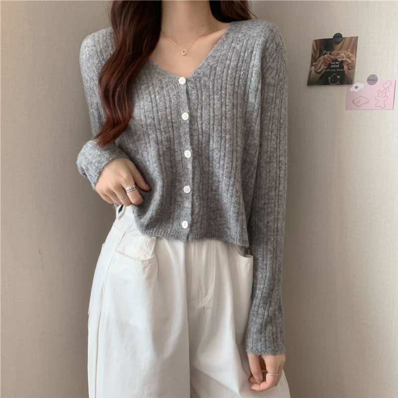 Slim-Fit V-Neck Cropped Knit Cardigan