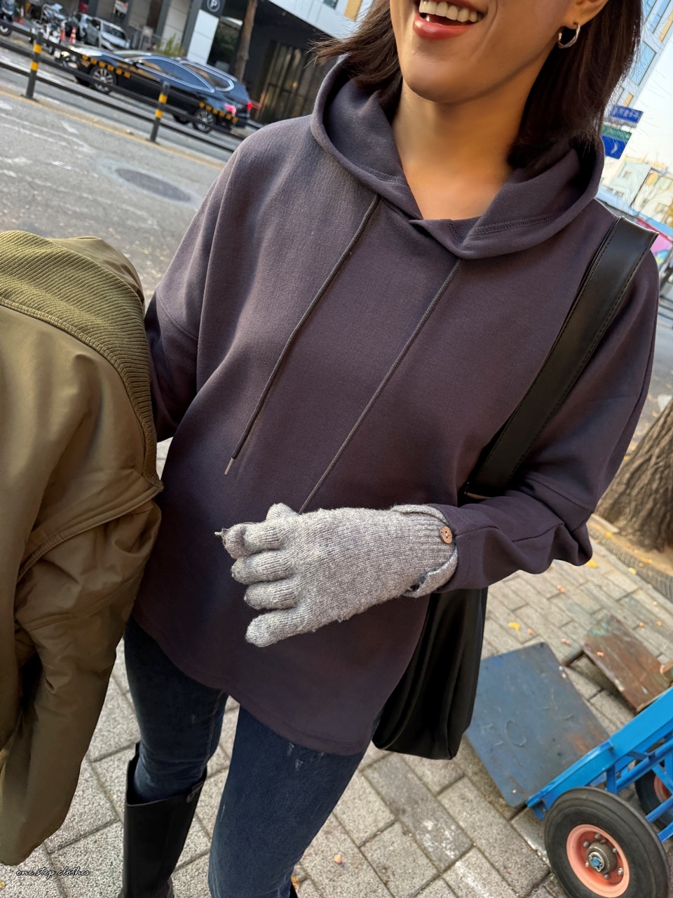 正韓下襬斜角造型帽T (墨灰)