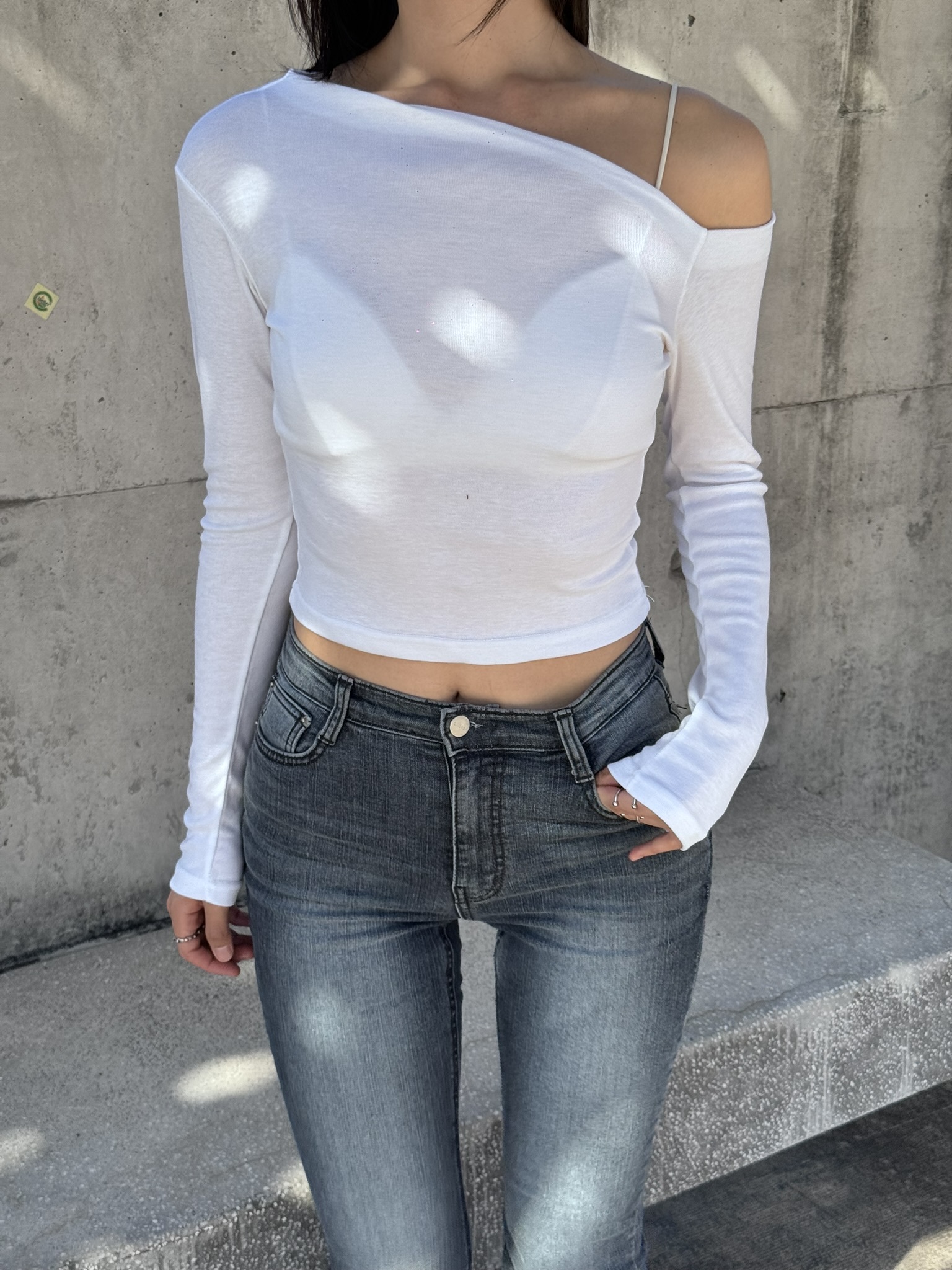 (訂購) 簡約小露膊上衣 T1205(白/黑/寶藍)