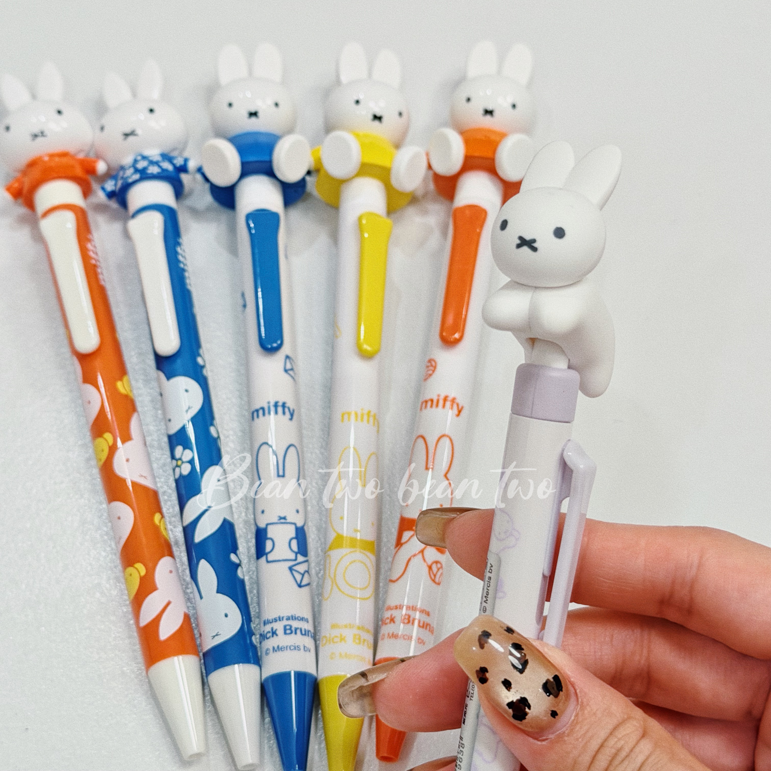 🇯🇵活潑の米菲兔筆