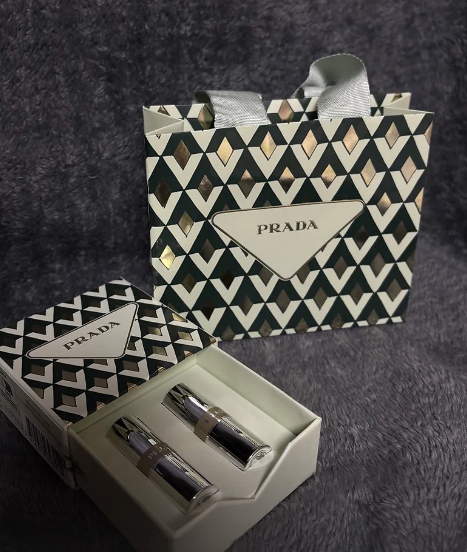 Prada限量迷你唇膏禮盒