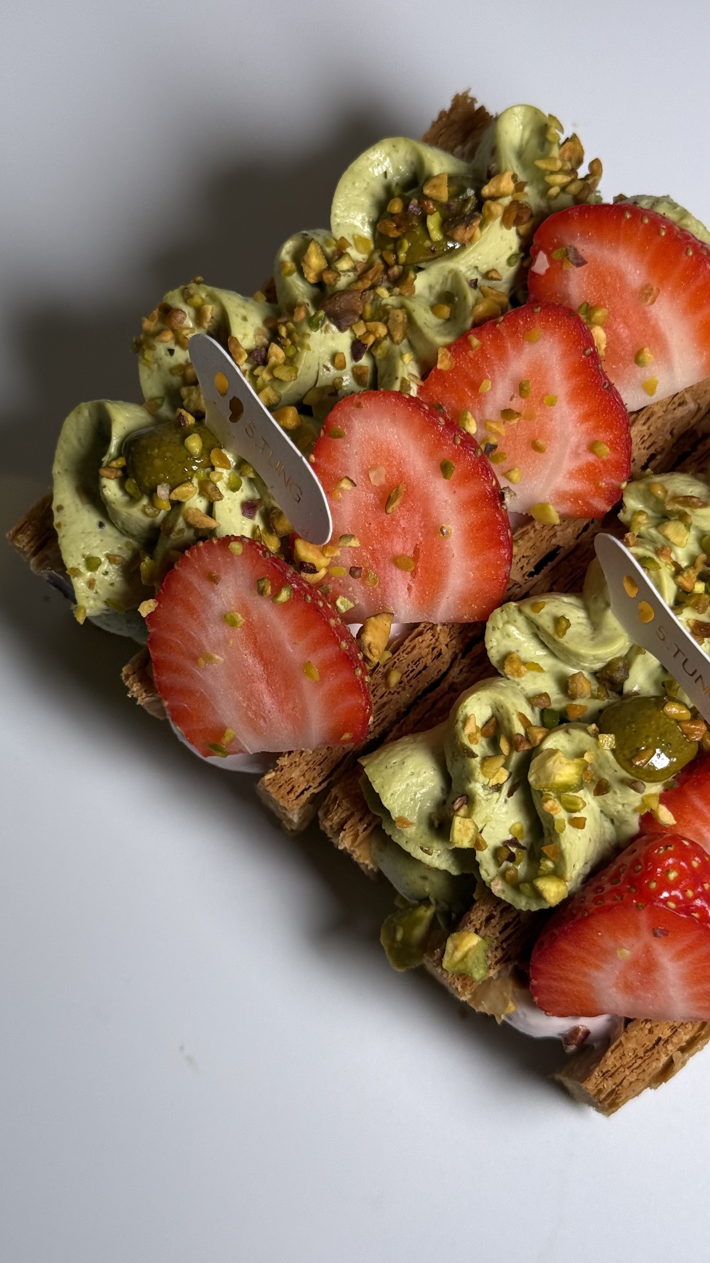 草莓開心果千層酥