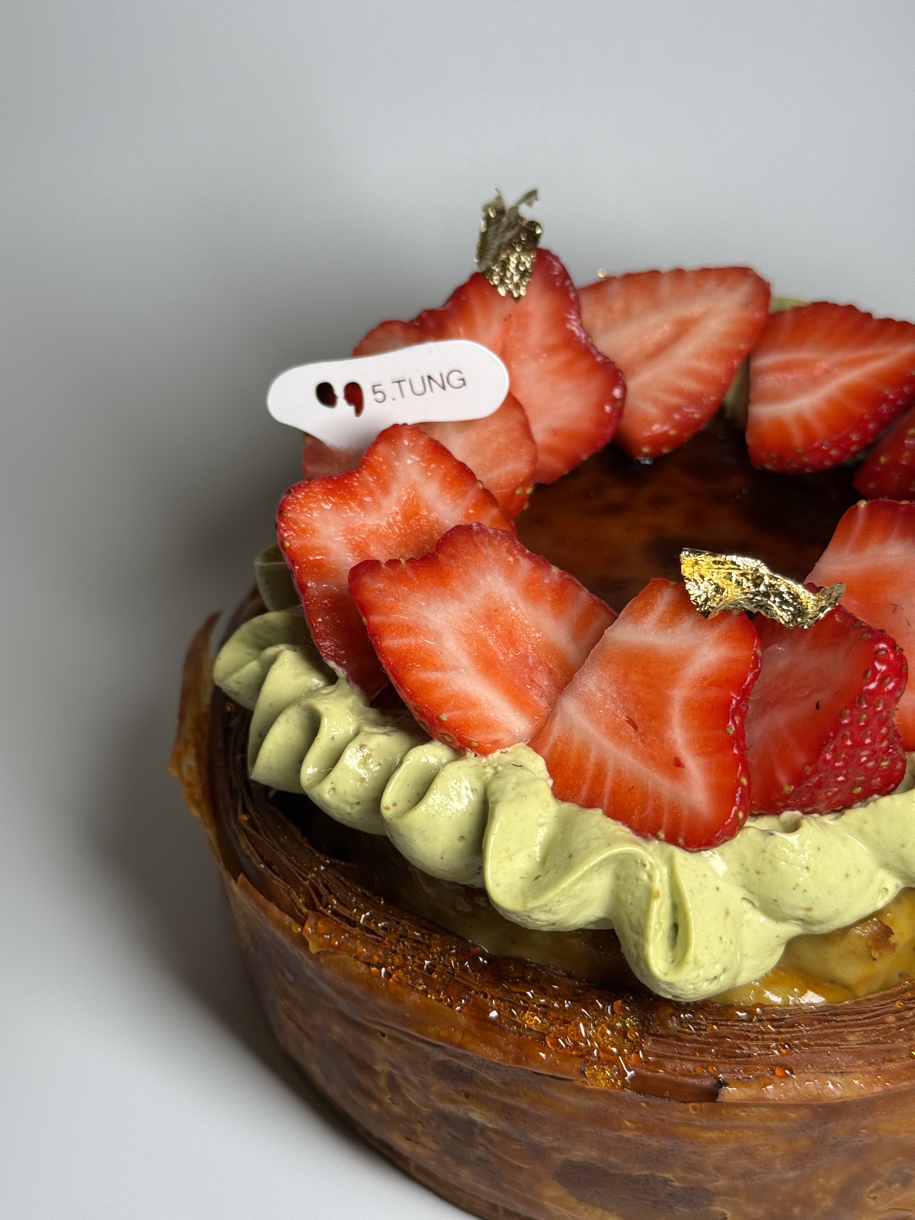 （6寸 ）來一片！草莓開心果巴斯克FLAN「整模」