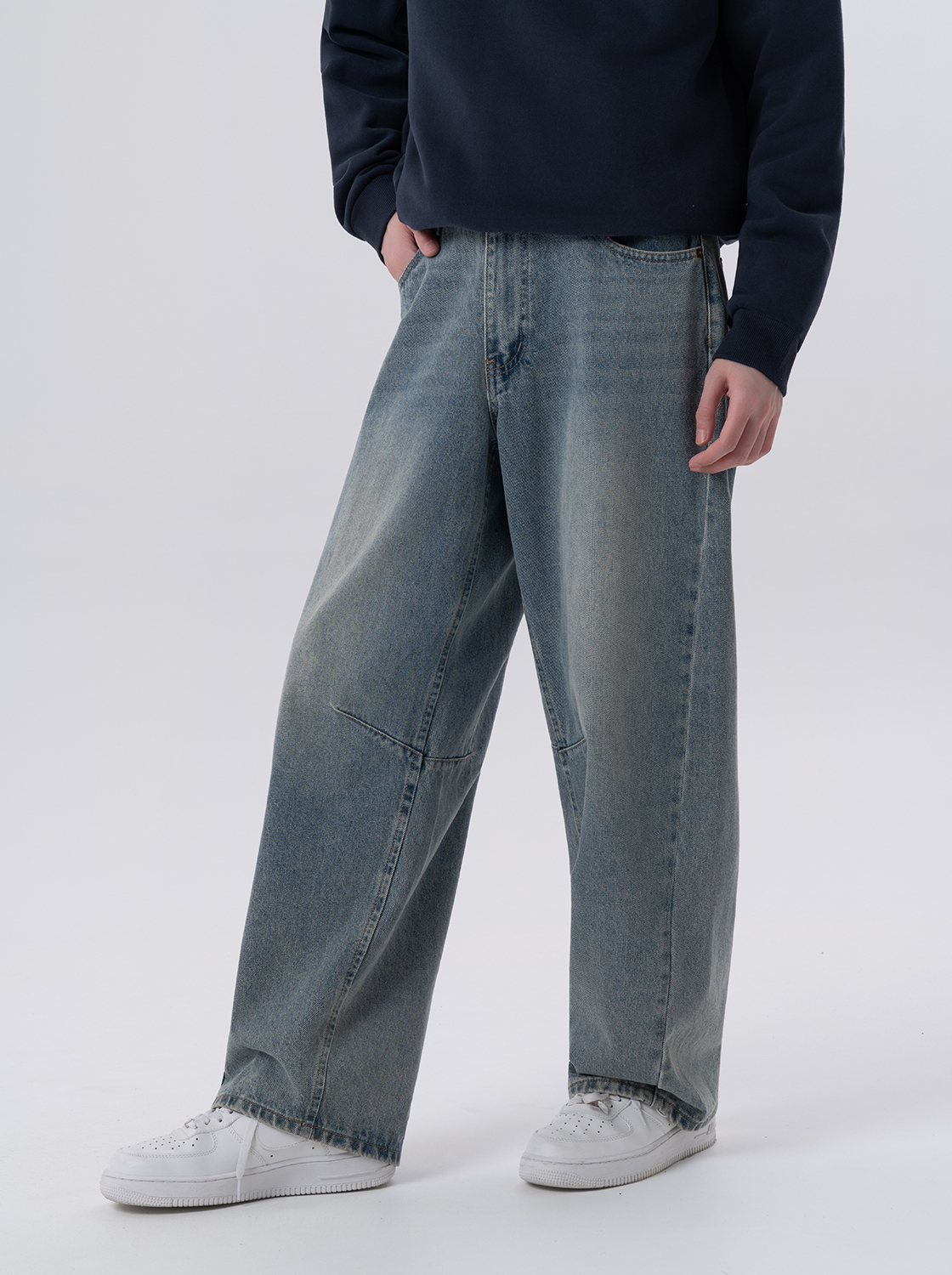 闊腿彎刀牛仔褲