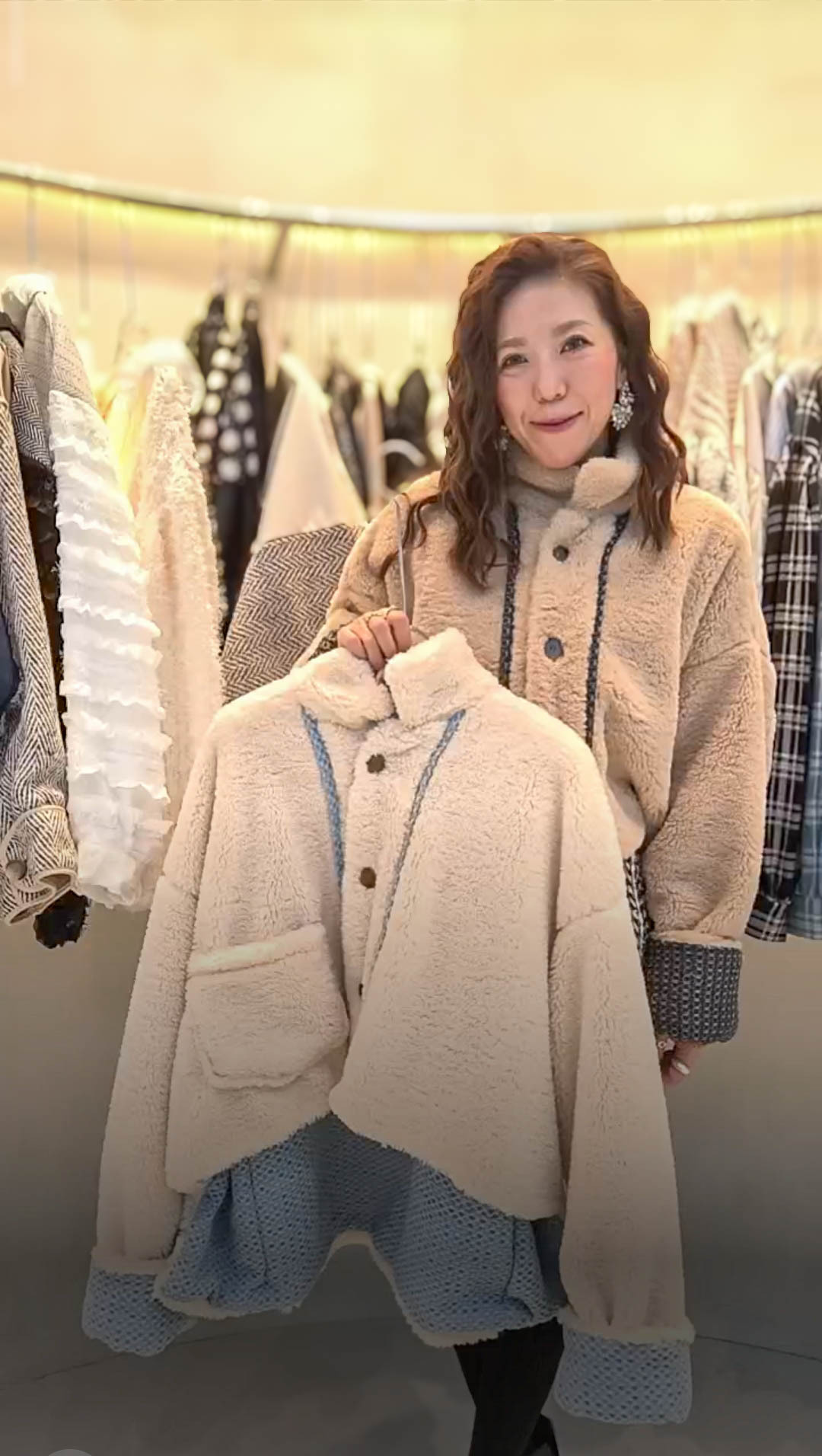 🎈K8172  ▶️毛茸茸立領外套預約專線  👉B:156cm L:49/72cm