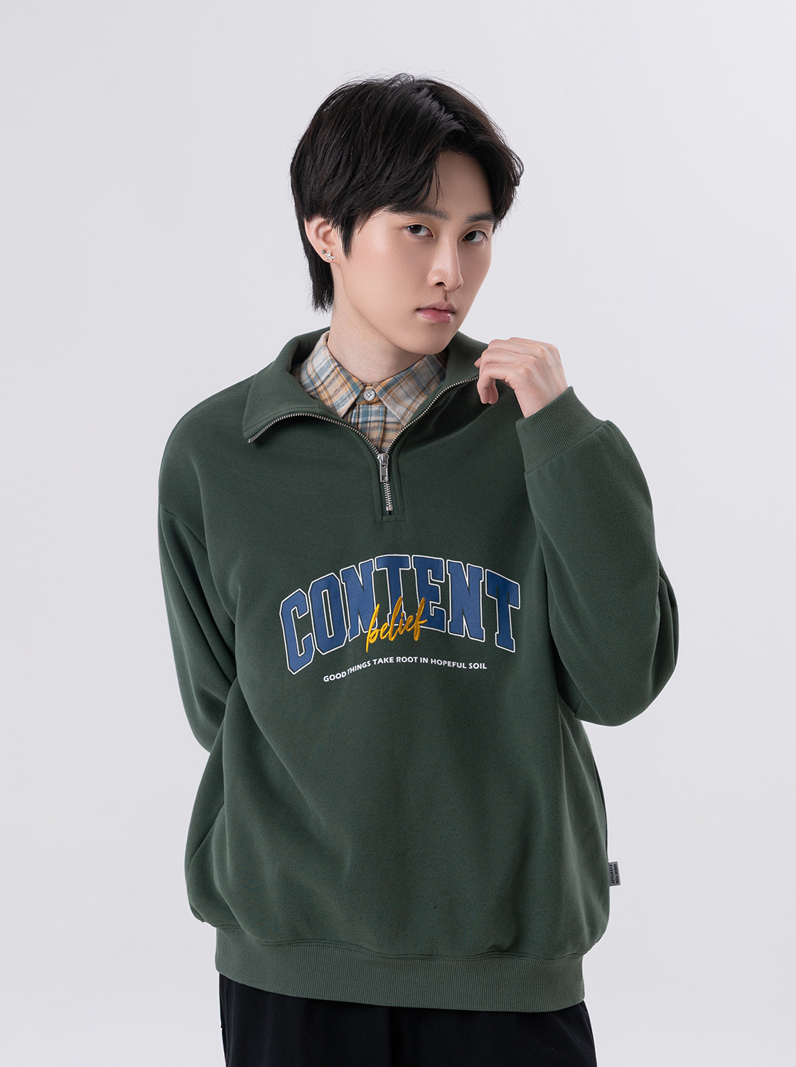 立領半開拉鍊印花上衣